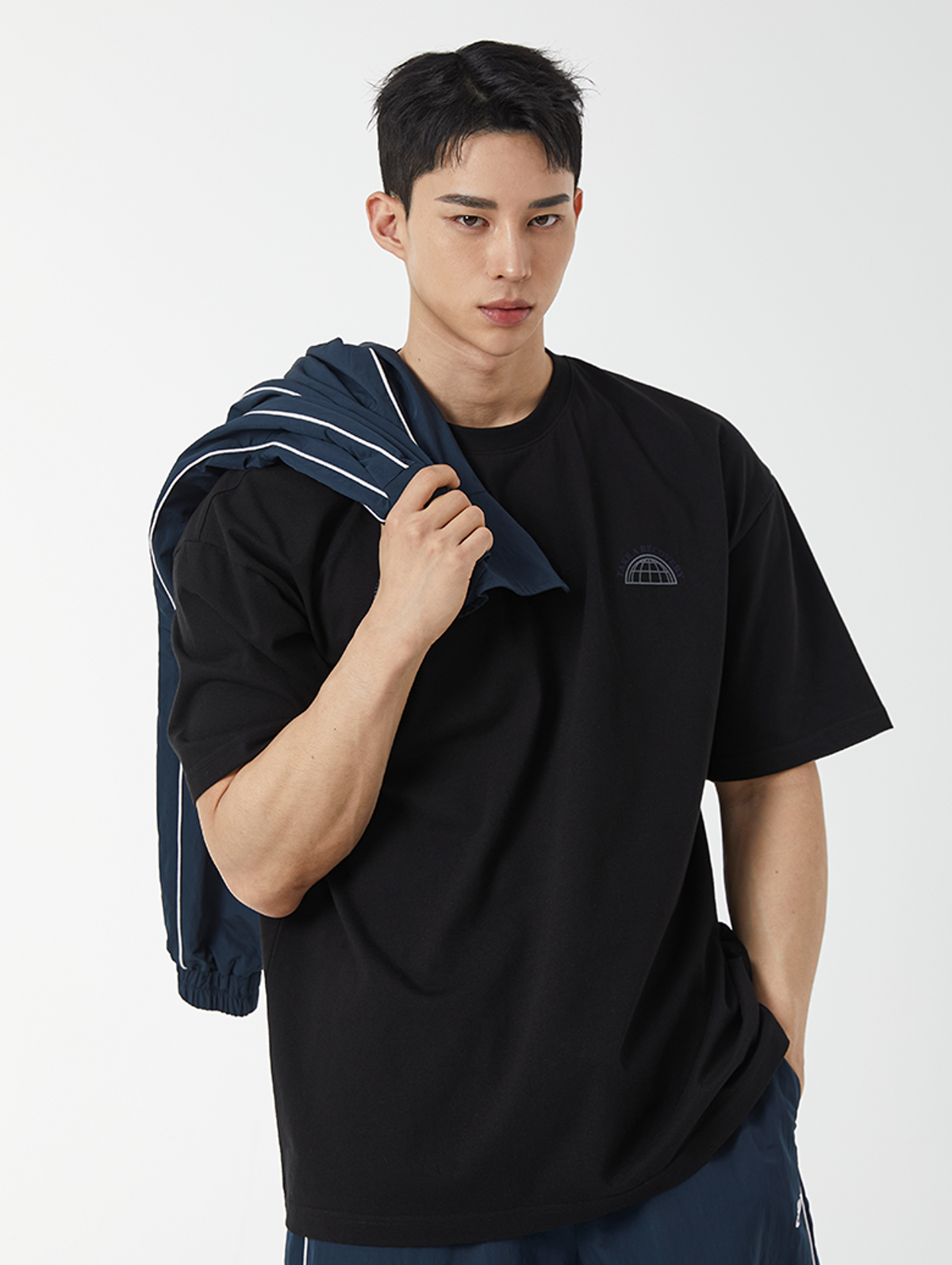나인제트(NINEZ) 시그니처 서클 오버핏 반팔 티셔츠 (블랙) 24TS05