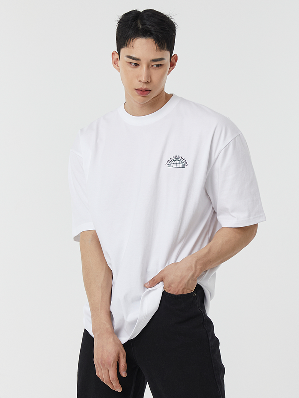 나인제트(NINEZ) 시그니처 서클 오버핏 반팔 티셔츠 (화이트) 24TS05