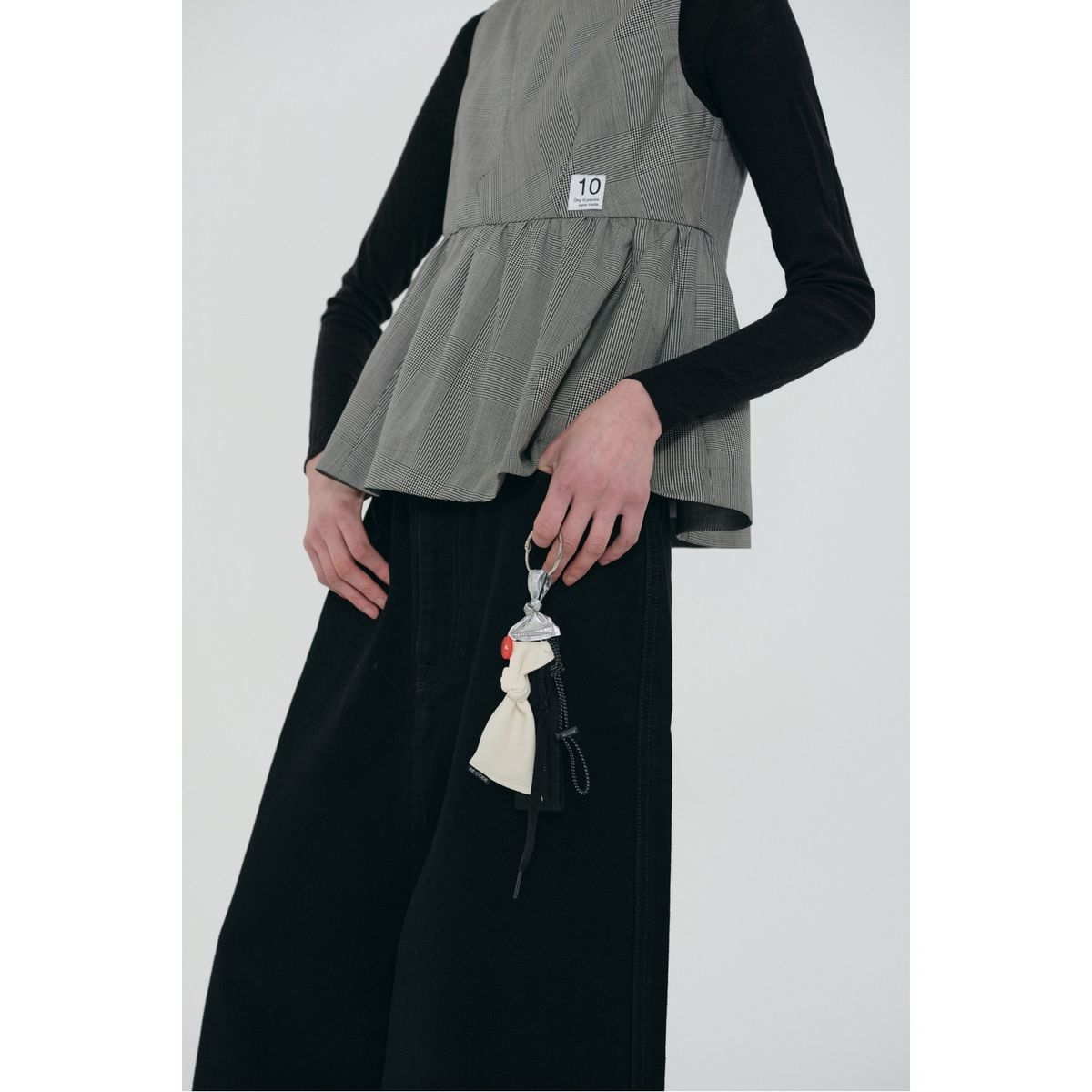 래코드(RECODE) Plum Sleeveless Top_R0SAS24203GYX