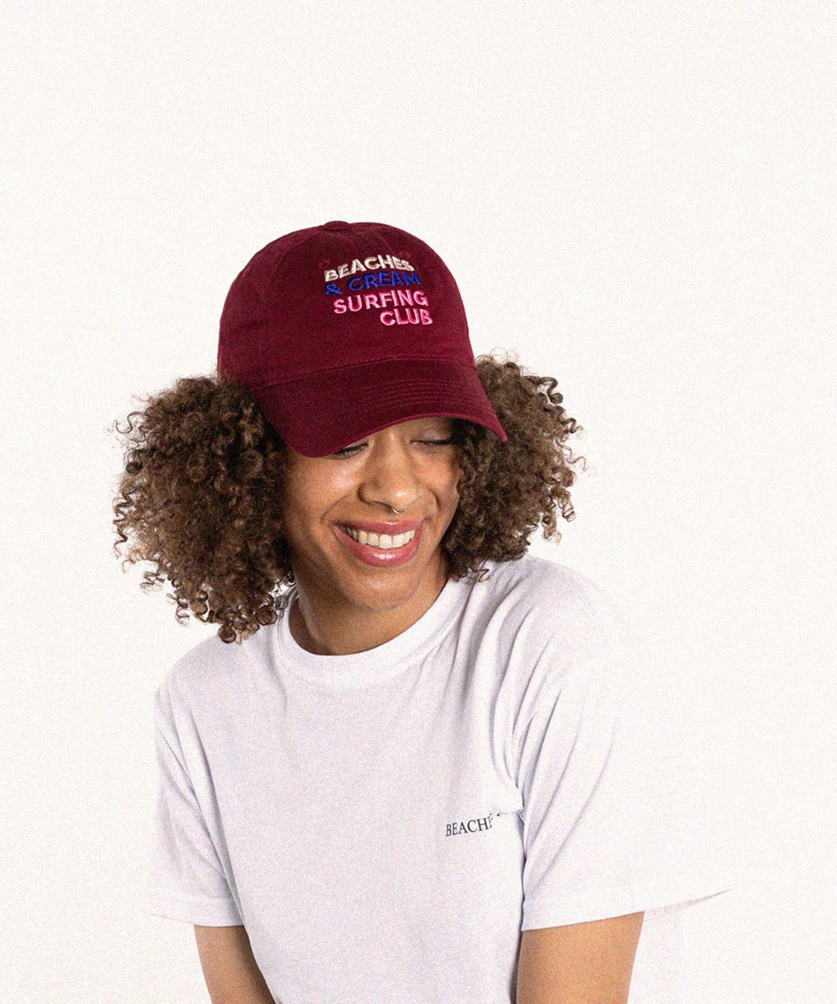 비치스앤크림(BEACHESANDCREAM) SURFING CLUB BALL CAP-BURGUNDY