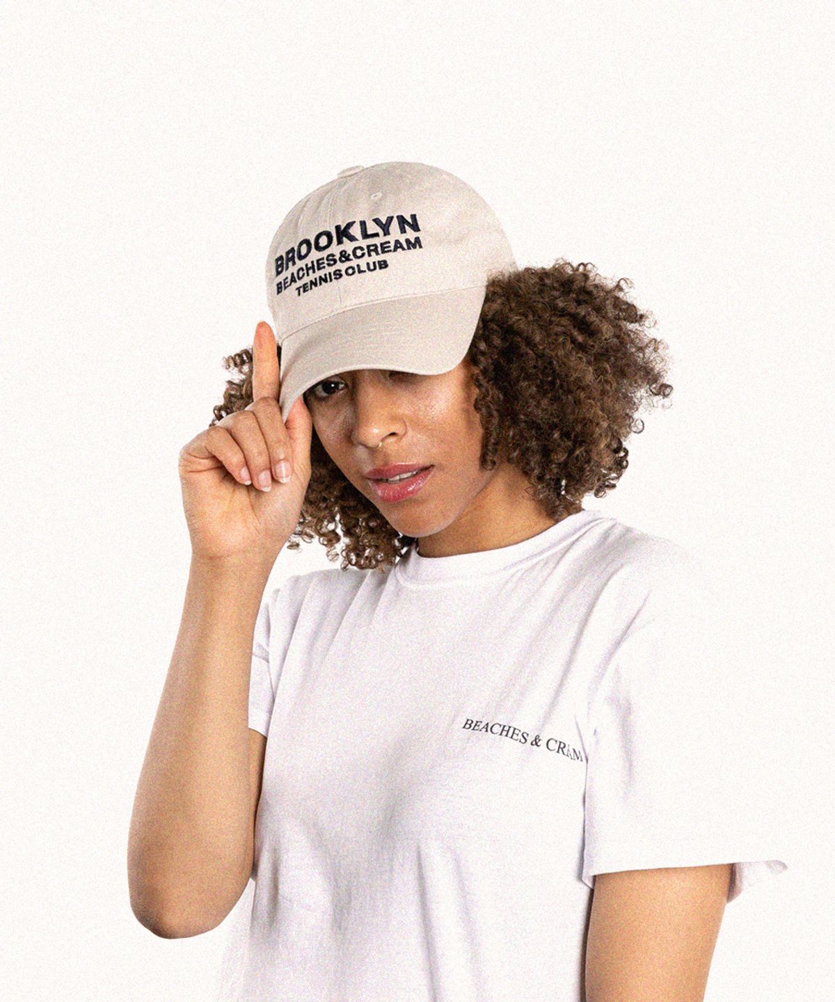 비치스앤크림(BEACHESANDCREAM) BROOKLYN TENNIS CLUB BALL CAP-LIGHT BEIGE