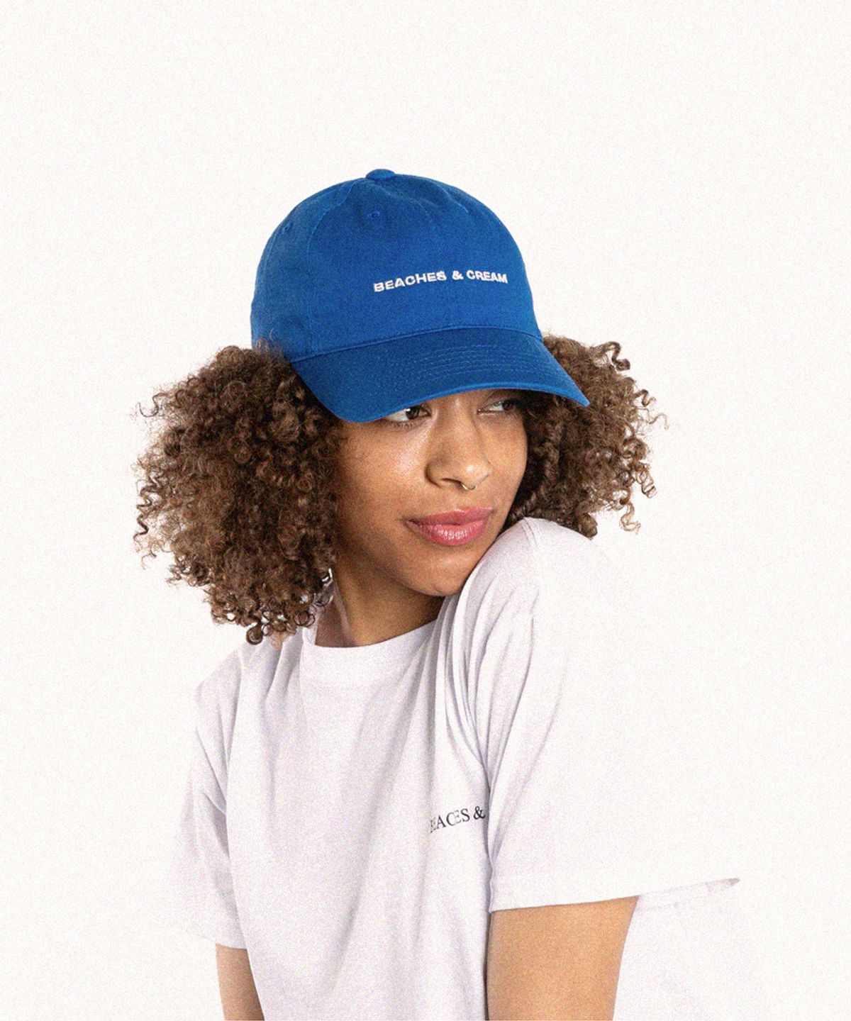 비치스앤크림(BEACHESANDCREAM) SMALL LOGO BALL CAP-BLUE