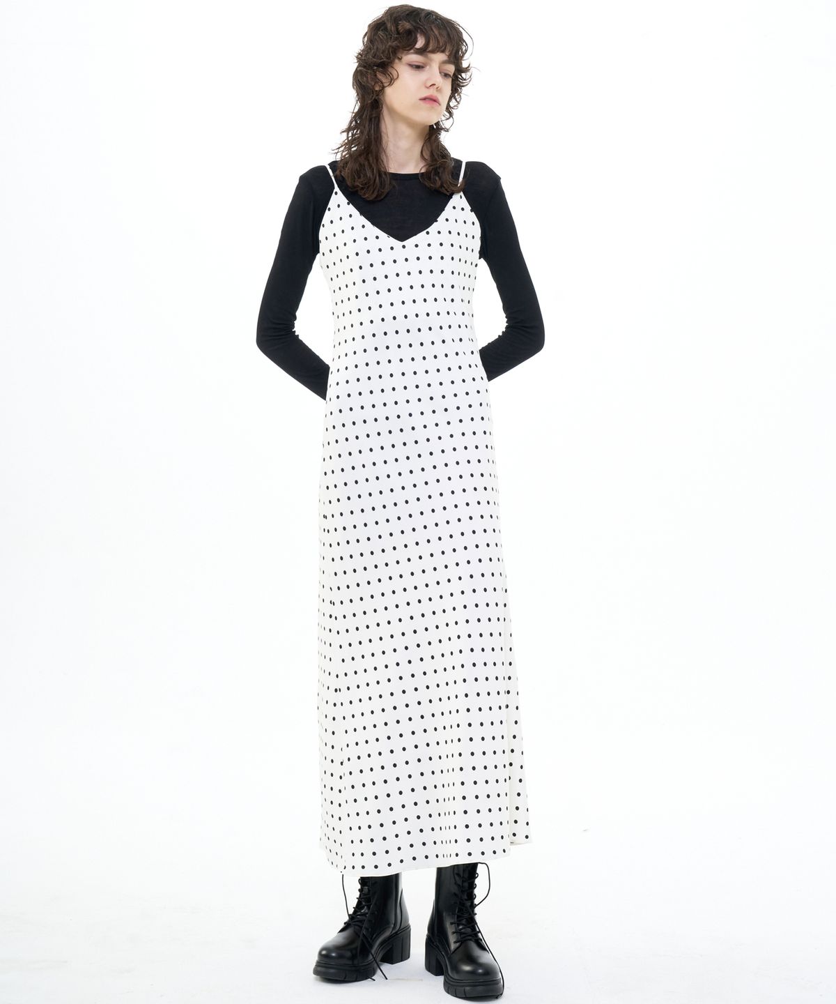 비콰이엇(B QUIET) MAXI SATIN SLIP DRESS DOT_IVORY BLACK