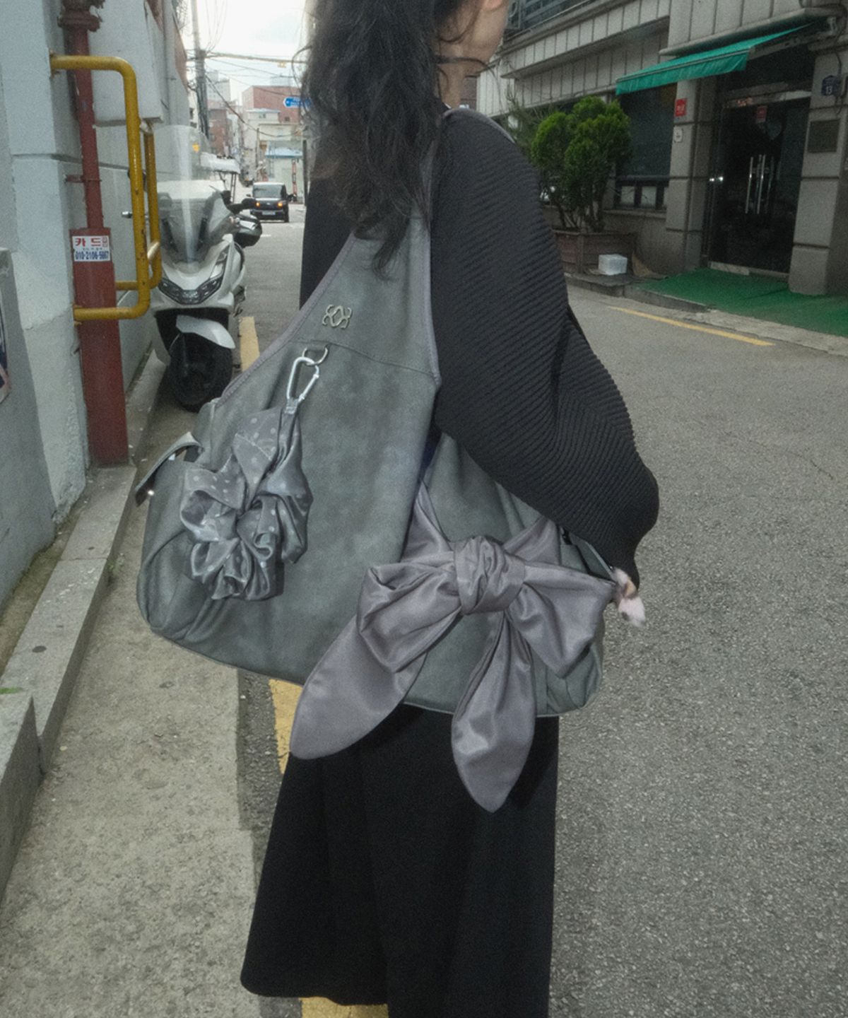 시월107(SIWL107) Bow Shoulder Bag (Nubuck Grey)