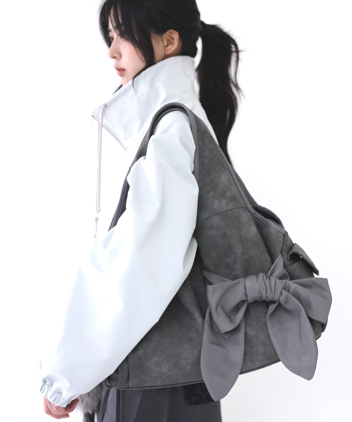 시월107(SIWL107) Bow Shoulder Bag (Nubuck Grey)