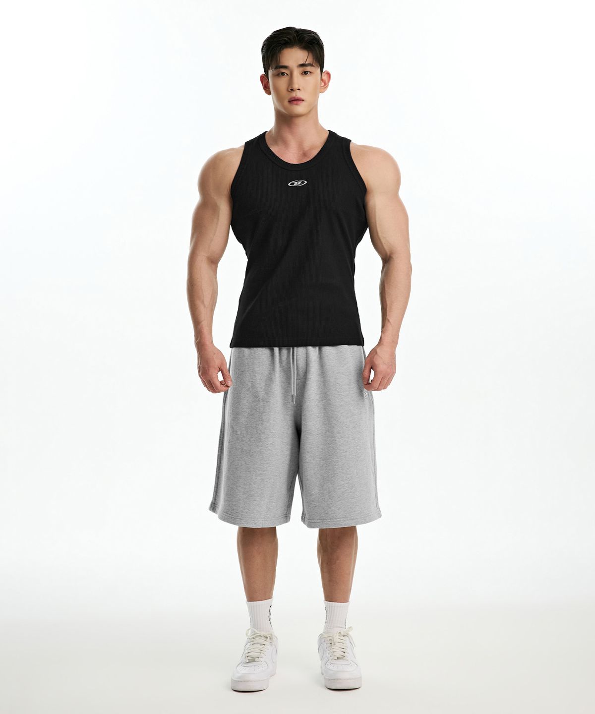 본투윈(BORN TO WIN) CHROME B LOGO HALF PANTS LONG VER [MELANGE GREY]