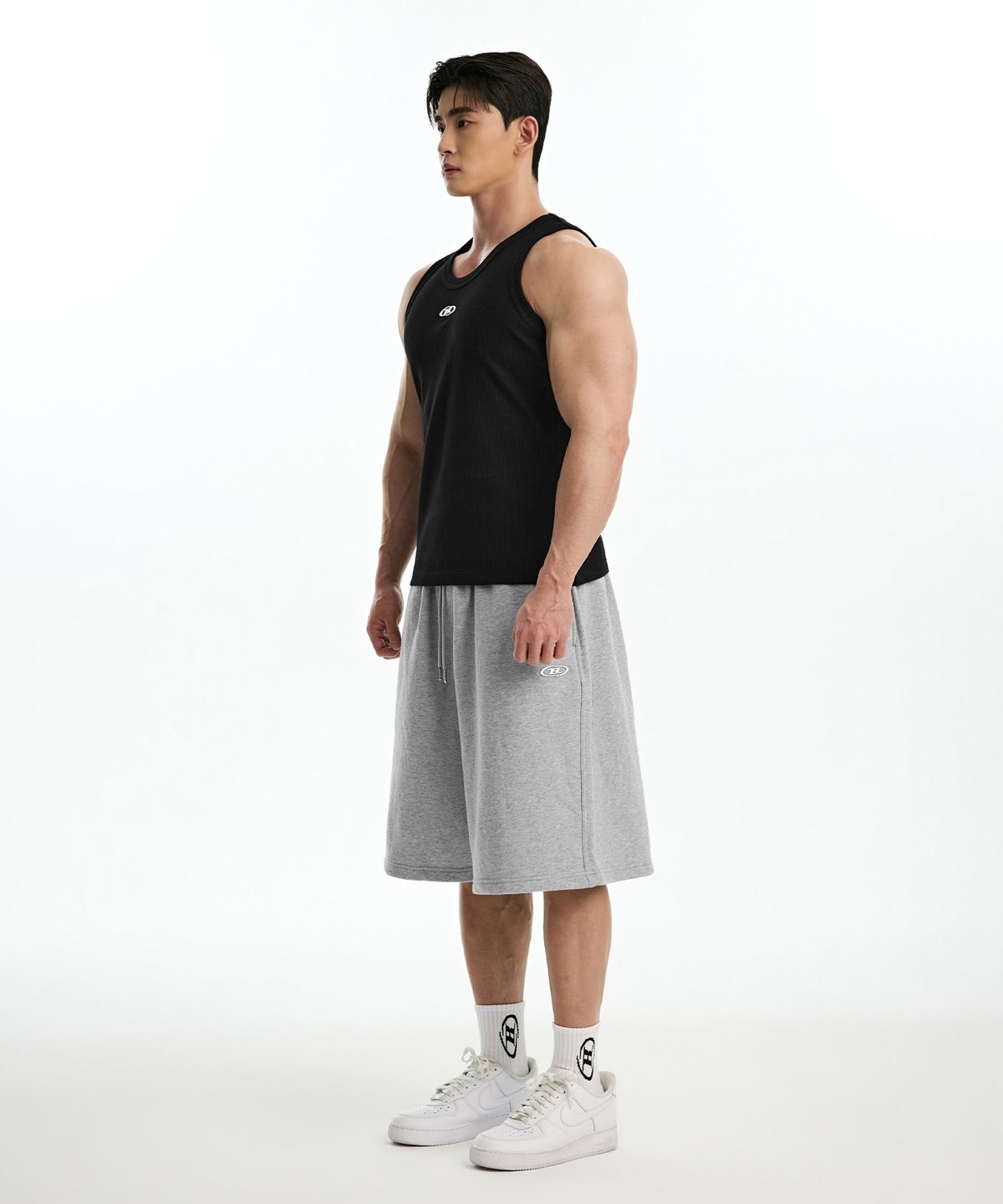 본투윈(BORN TO WIN) CHROME B LOGO HALF PANTS LONG VER [MELANGE GREY]