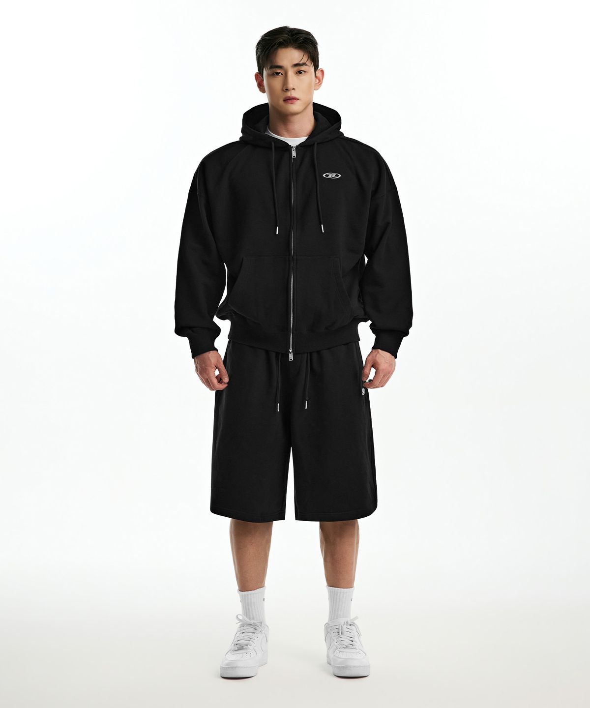 본투윈(BORN TO WIN) CHROME B LOGO HALF PANTS LONG VER [BLACK]