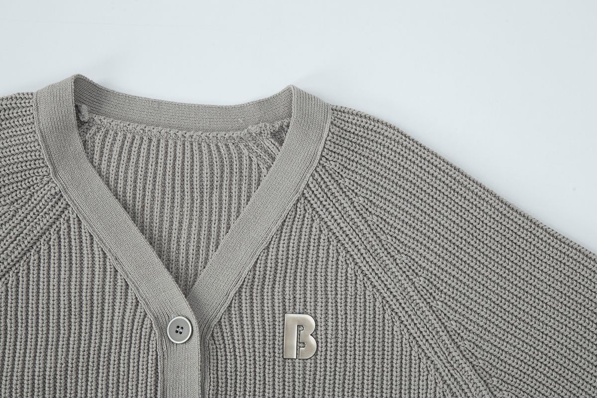 샐러드바구니(SALAD BAGUNI) V-Neck Pullover Cardigan - light gray