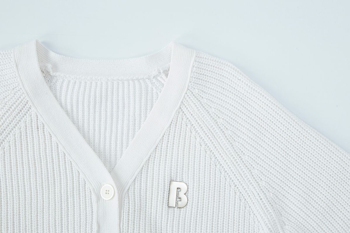 샐러드바구니(SALAD BAGUNI) V-Neck Pullover Cardigan - white