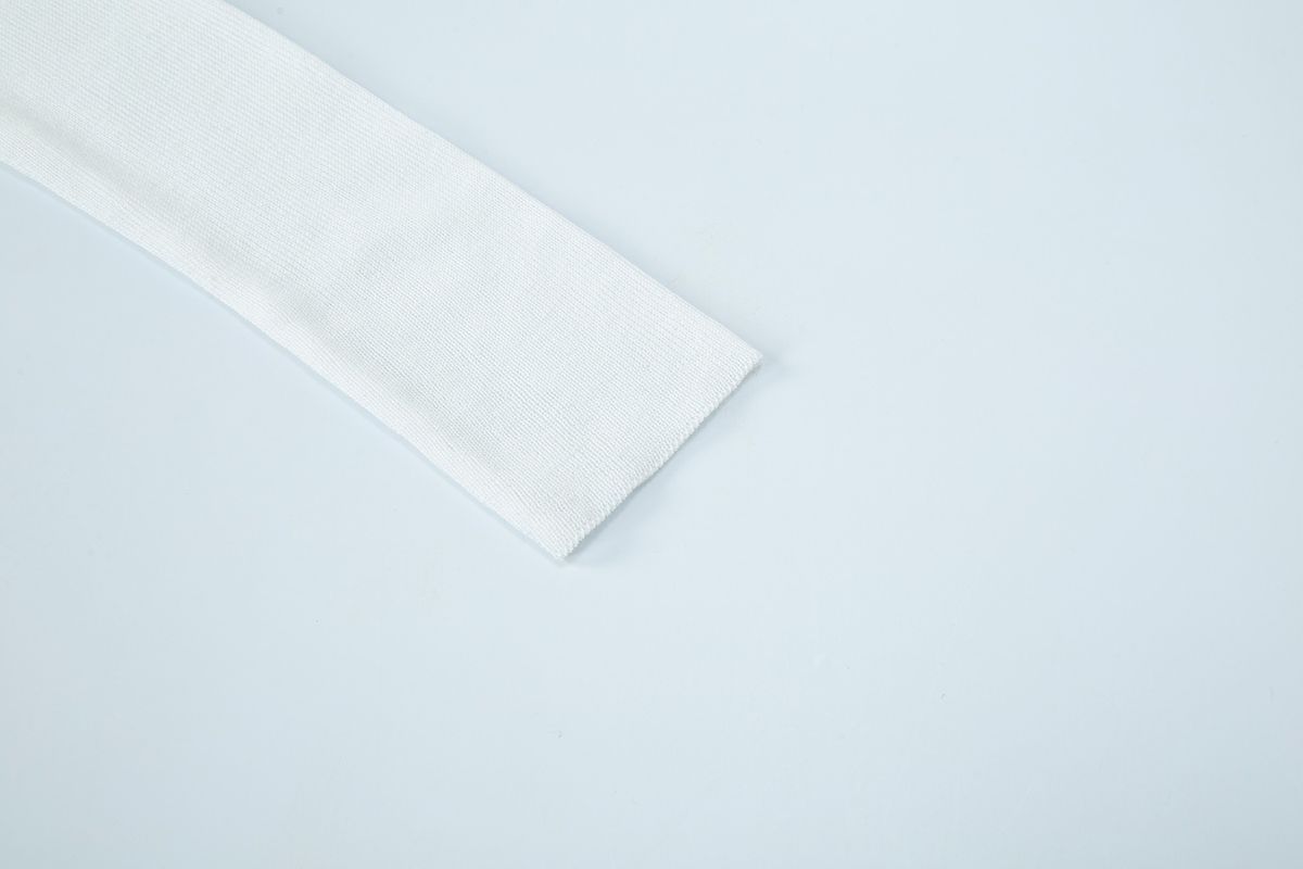 샐러드바구니(SALAD BAGUNI) Essential Round Neck Knit - ivory