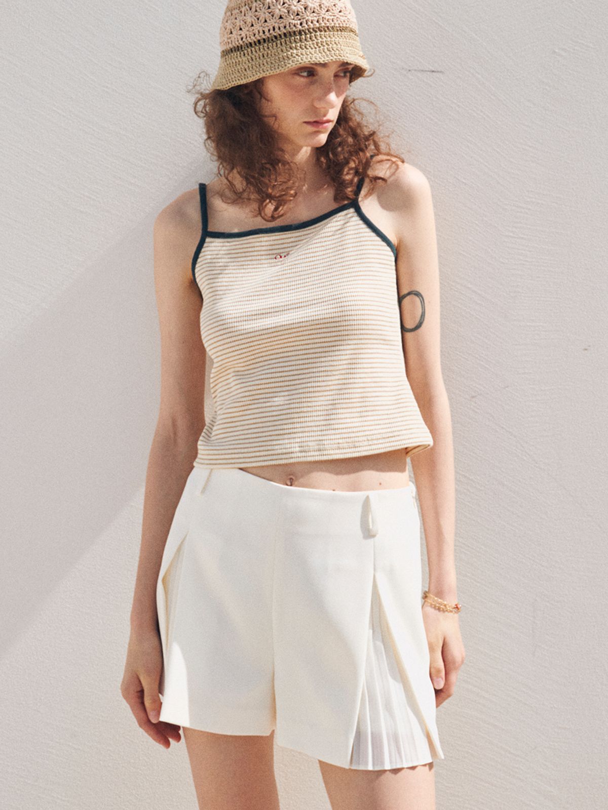 오앨(OUEL) FRONT PLEATS SHORTS_IVORY