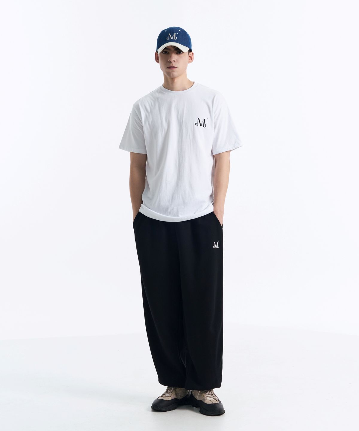 무센트(MUCENT) 슬로건 반팔 티 (크롭, 루즈핏)