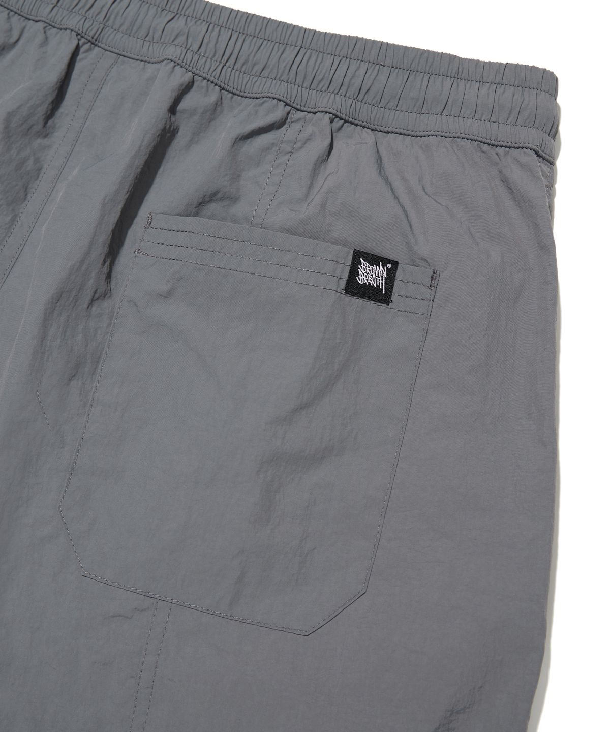 브라운브레스(BROWNBREATH) TAG NYLON SHORTS - CHARCOAL