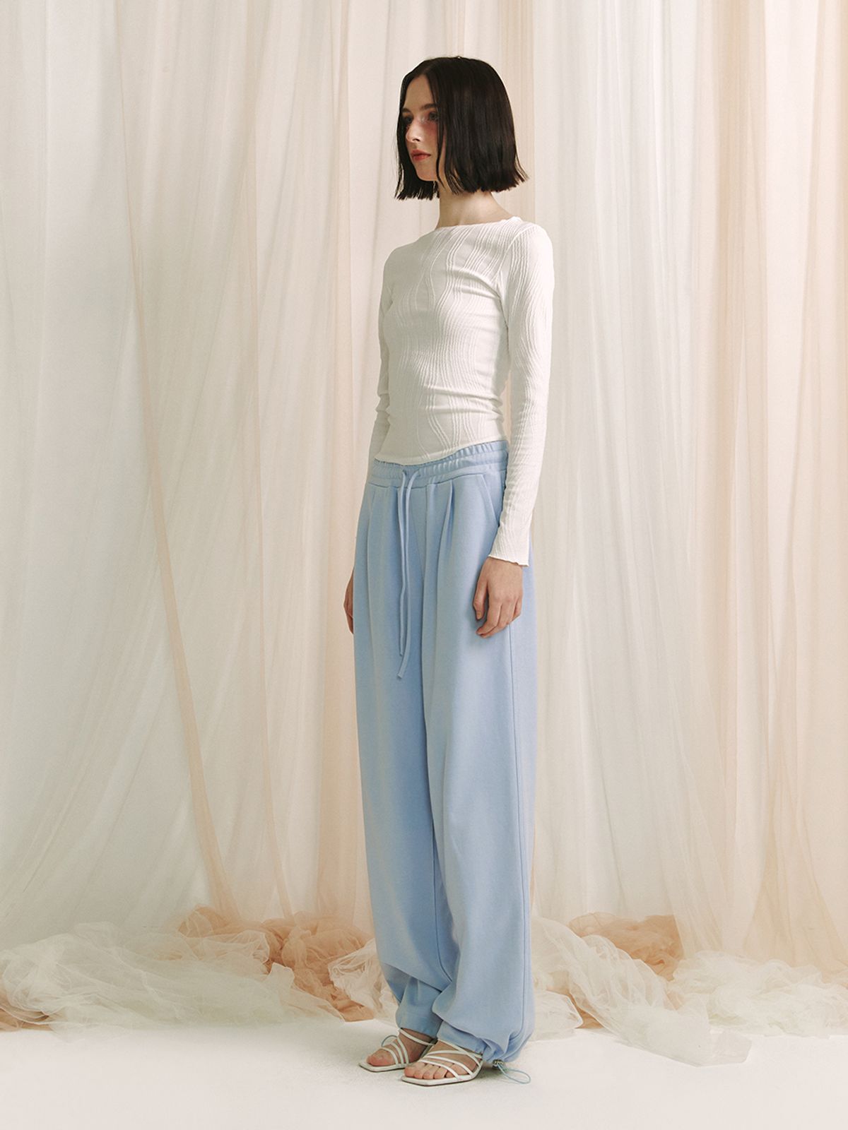 민더리(MEENDERI) SIGNATURE JOGGER PANTS - PALE BLUE
