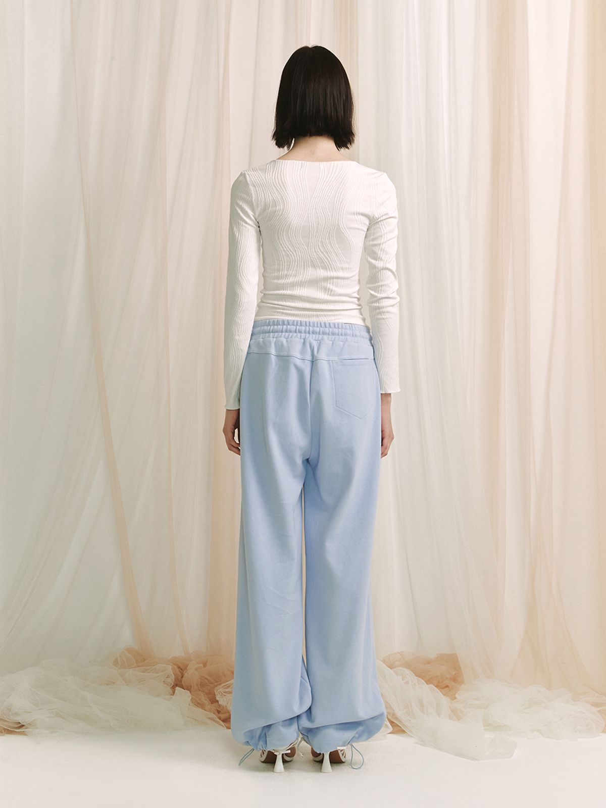 민더리(MEENDERI) SIGNATURE JOGGER PANTS - PALE BLUE