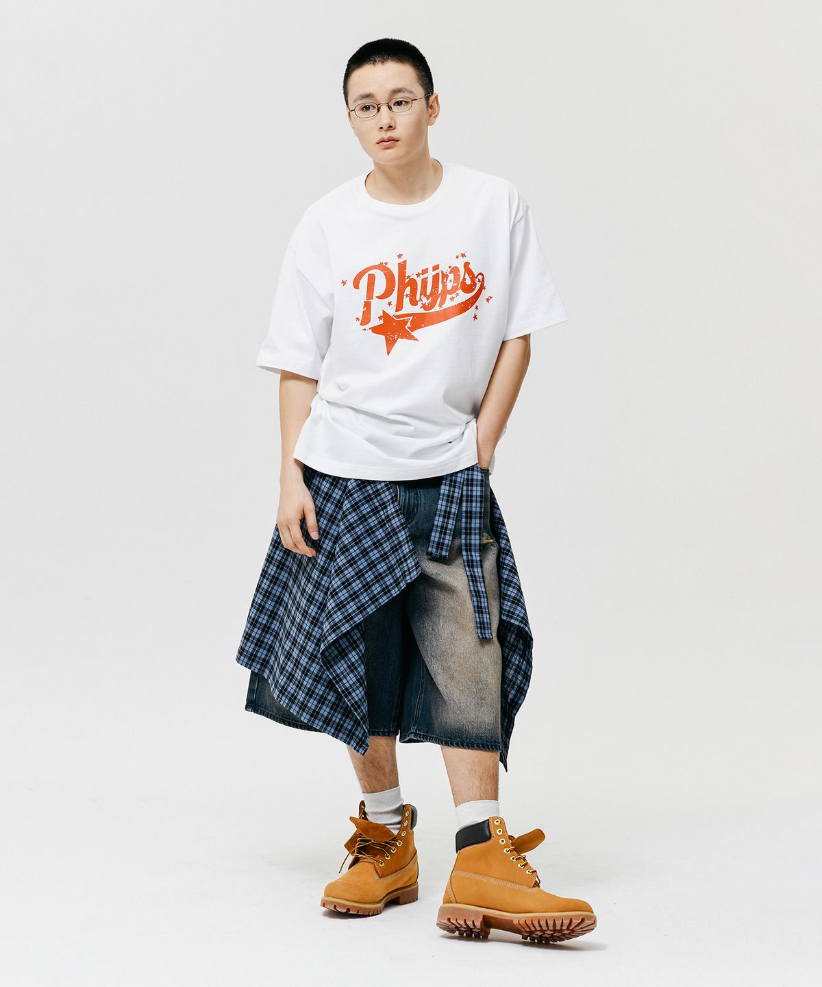 피지컬 디파트먼트(PHYSICAL DEPARTMENT) 스캐터 스타테일 반팔티셔츠_화이트/레드