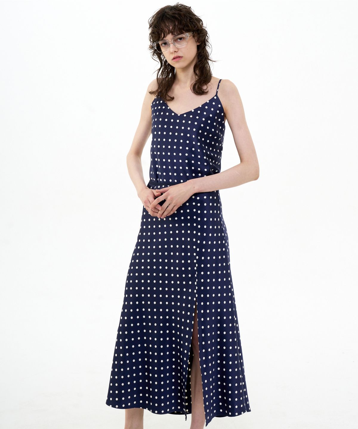 비콰이엇(B QUIET) FLARED SATIN SLIT SKIRT DOT_NAVY IVORY