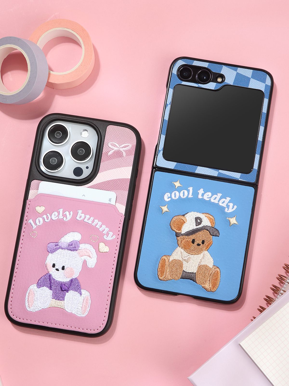 디자인스킨(DESIGNSKIN) 갤럭시Z플립5/4  자수 케이스-뉴레트로 블루/테디