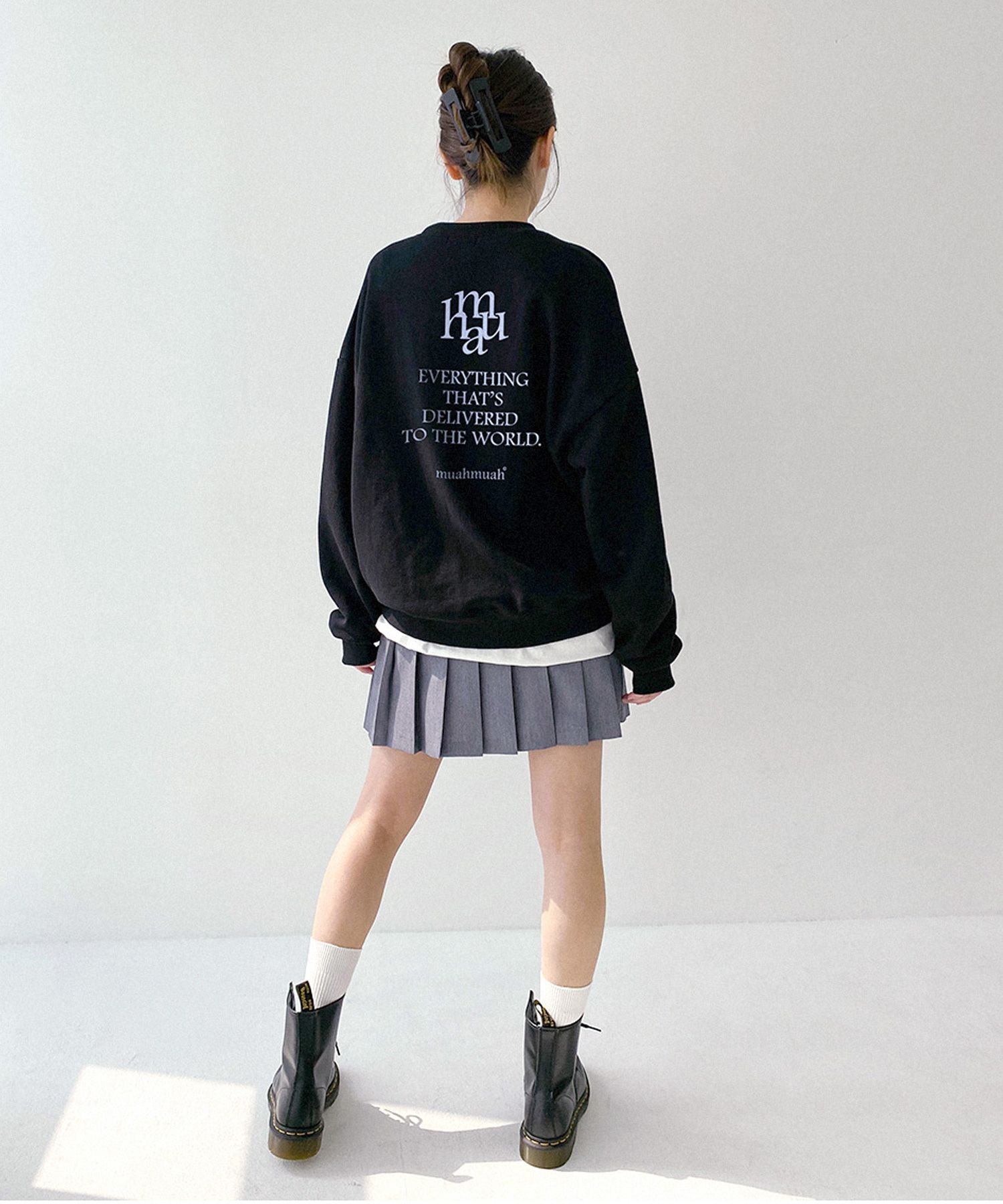 [muahmuah]SIGNATURE BACKPOINT スウェットシャツ★新作・24AW★ MUSINSA | MUAHMUAH Signature Back Point Sweatshirt [Black]