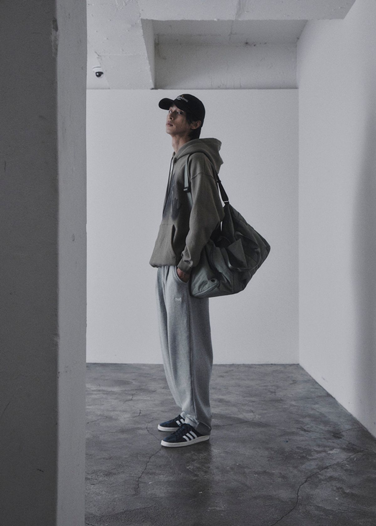 멉스(MUPS) Hand printing hoodie [khaki]