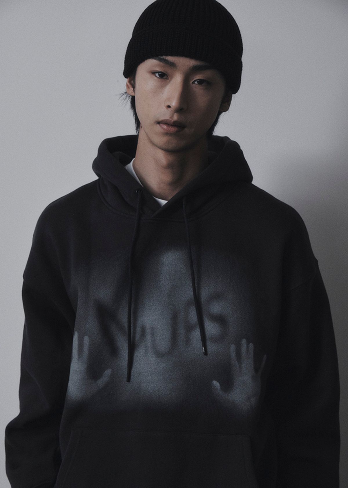 멉스(MUPS) Hand printing hoodie [charcoal]