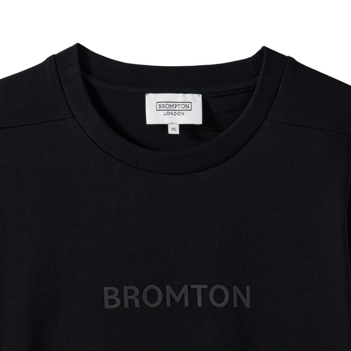 브롬톤 런던(BROMPTON LONDON) 1975 BROMPTON LOGO T-SHIRT - BLACK (P242UTS411)