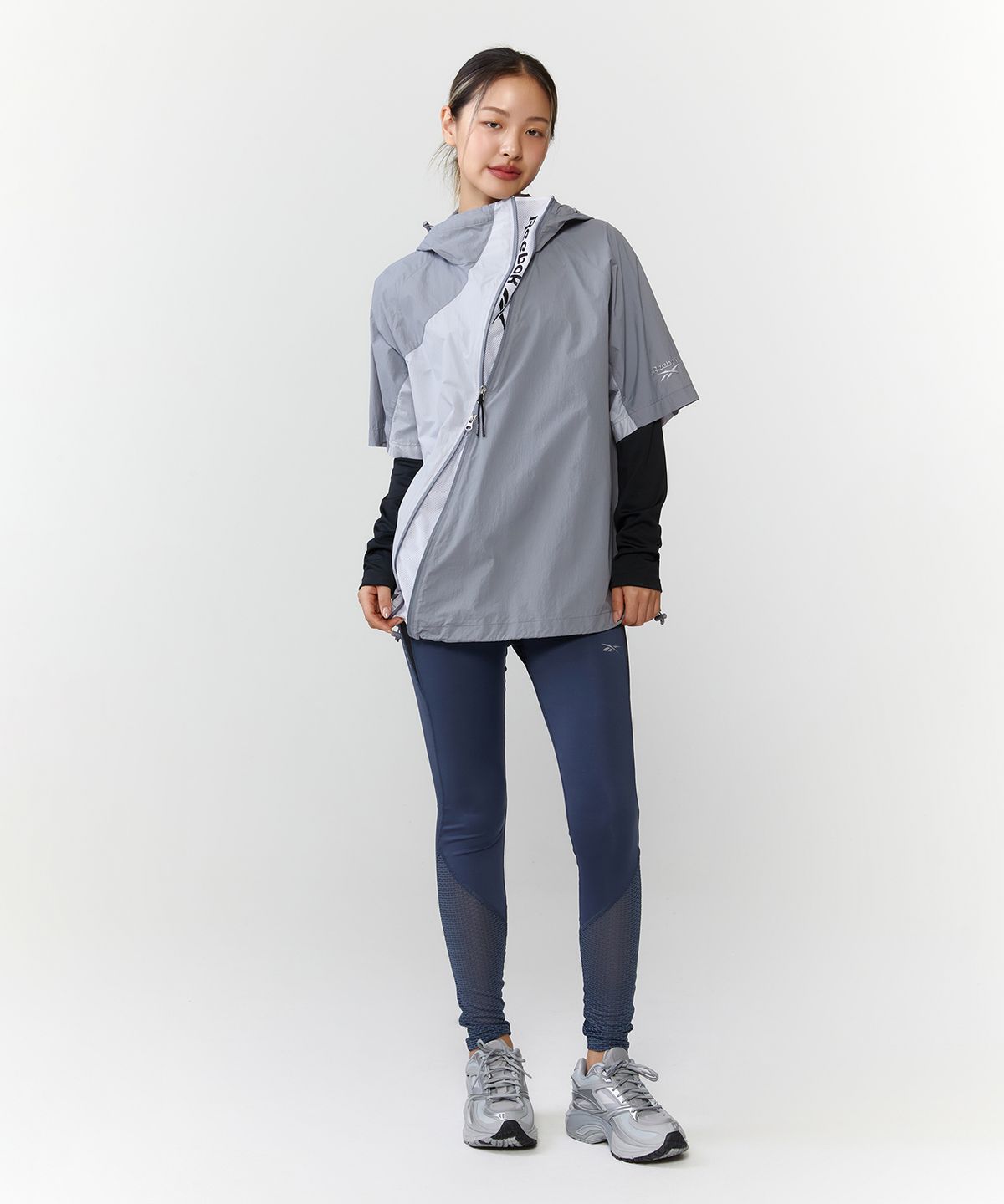 리복(REEBOK) 히든 벤틸 반팔 후드 아노락 - 그레이