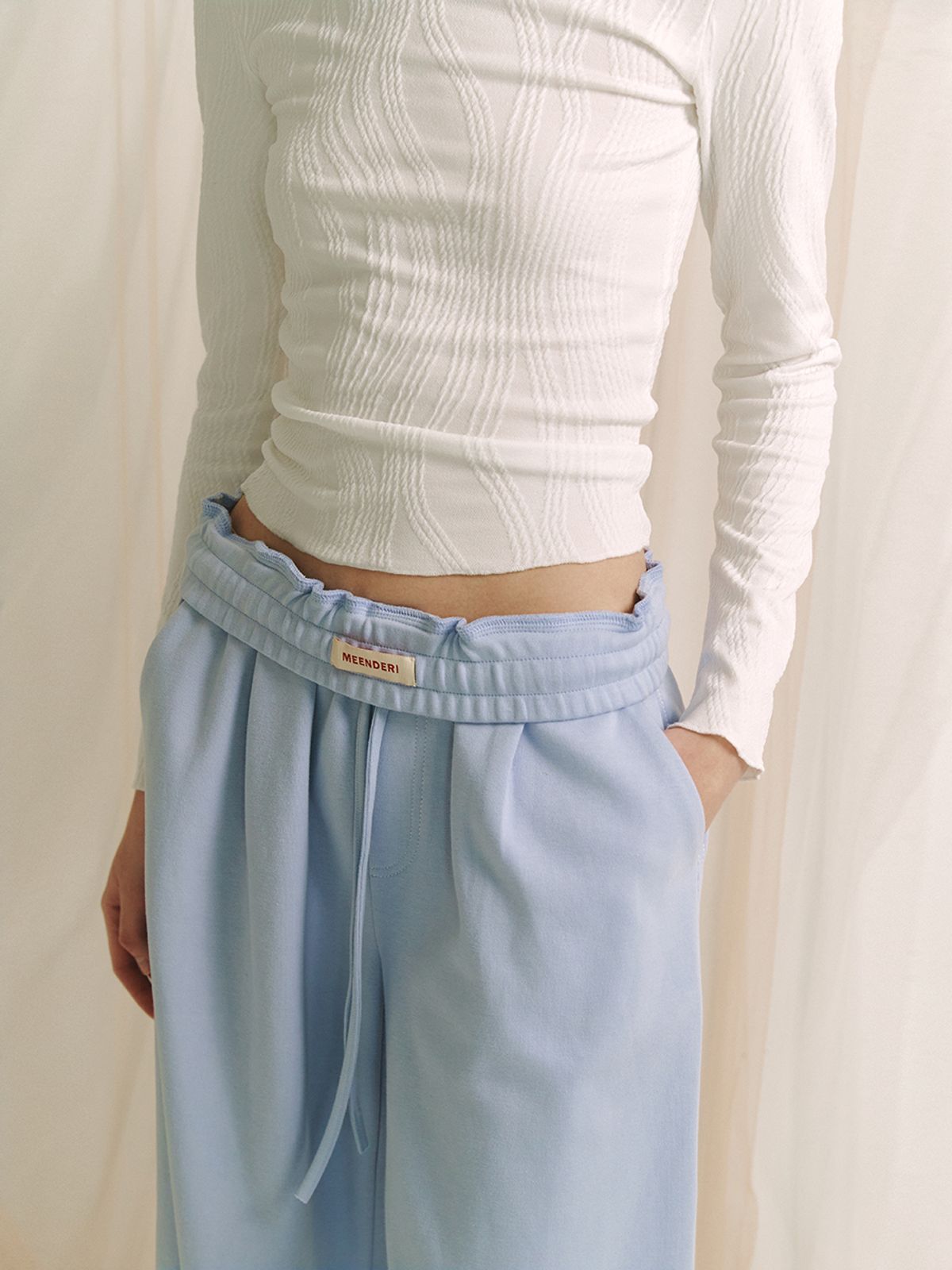 민더리(MEENDERI) JACQUARD LONG SLEEVE TOP - WHITE