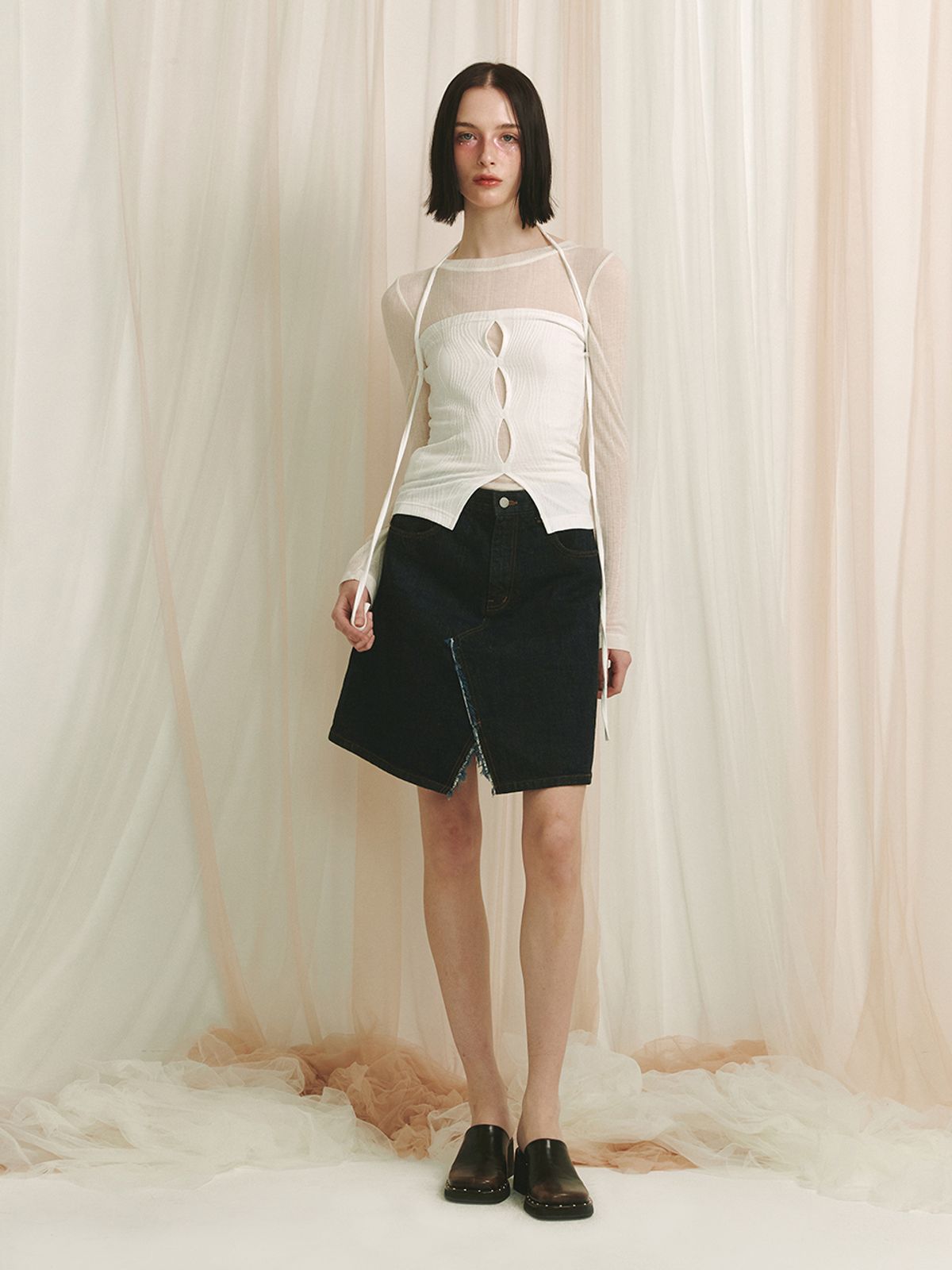 민더리(MEENDERI) PINCHED SEE-THROUGH TOP - IVORY