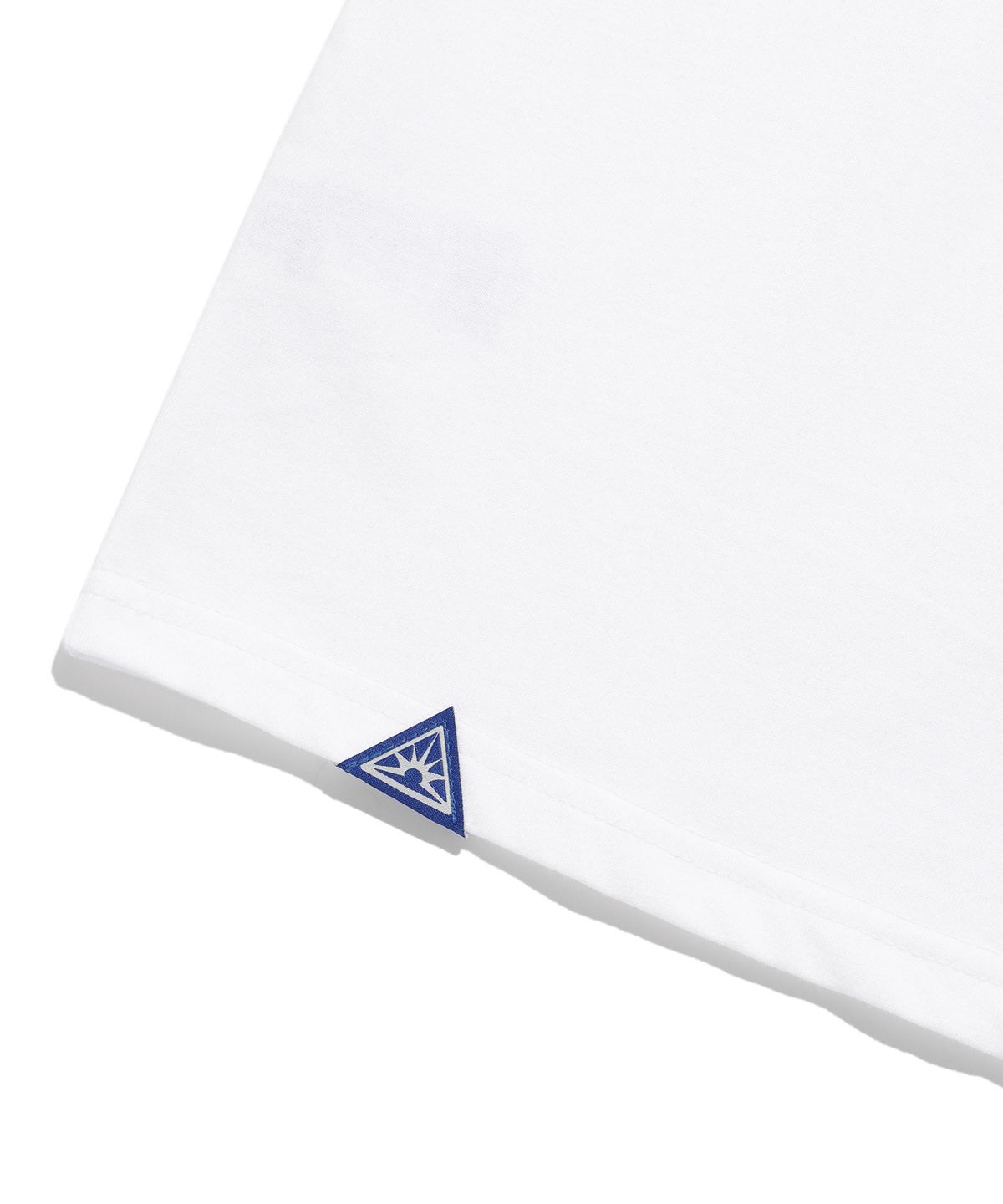 이스트쿤스트(ISTKUNST) SCENE NUMBER TEE_WHITE(IK2EMMT509A)