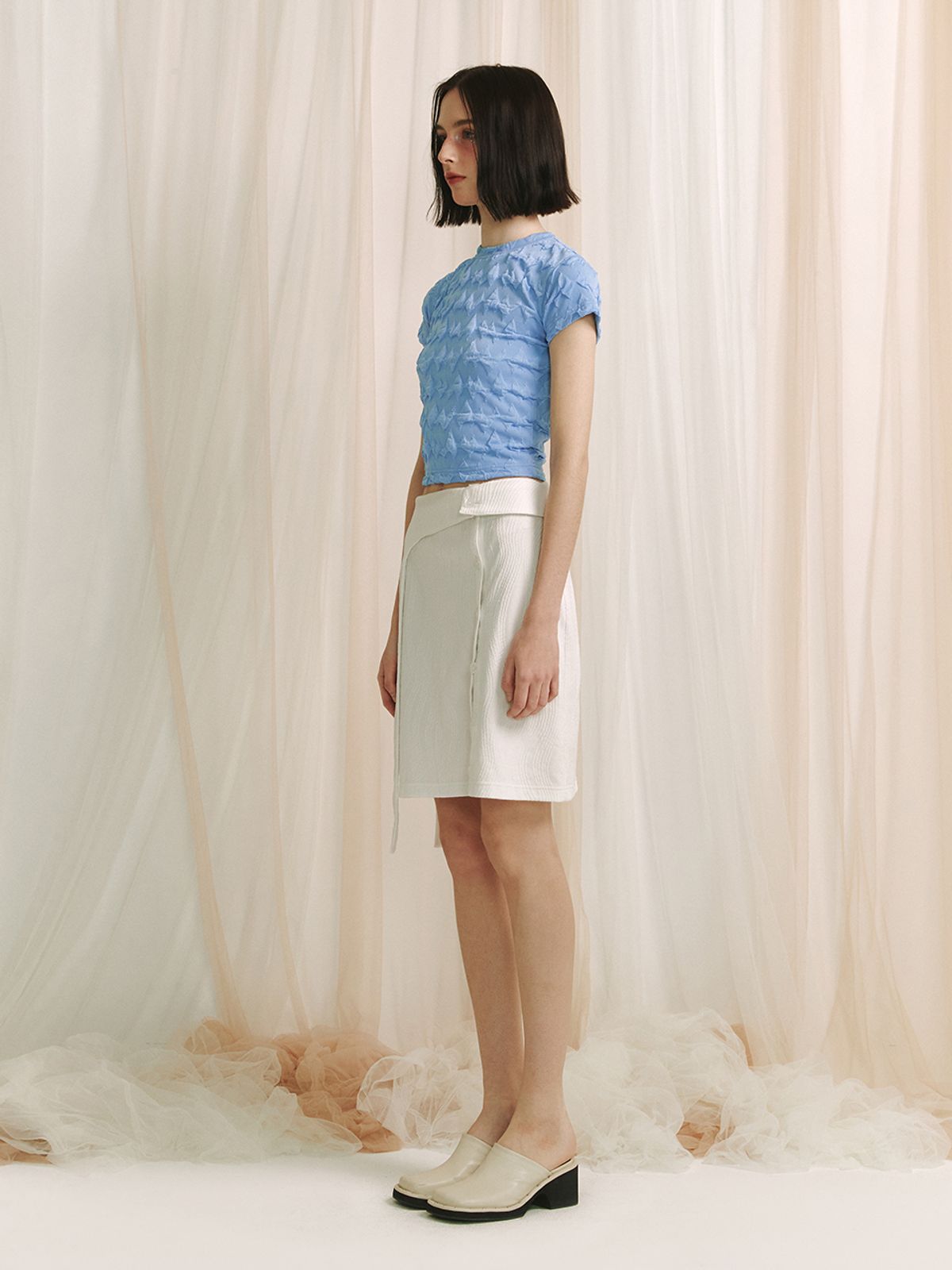 민더리(MEENDERI) JACQUARD BUTTON SKIRT - WHITE