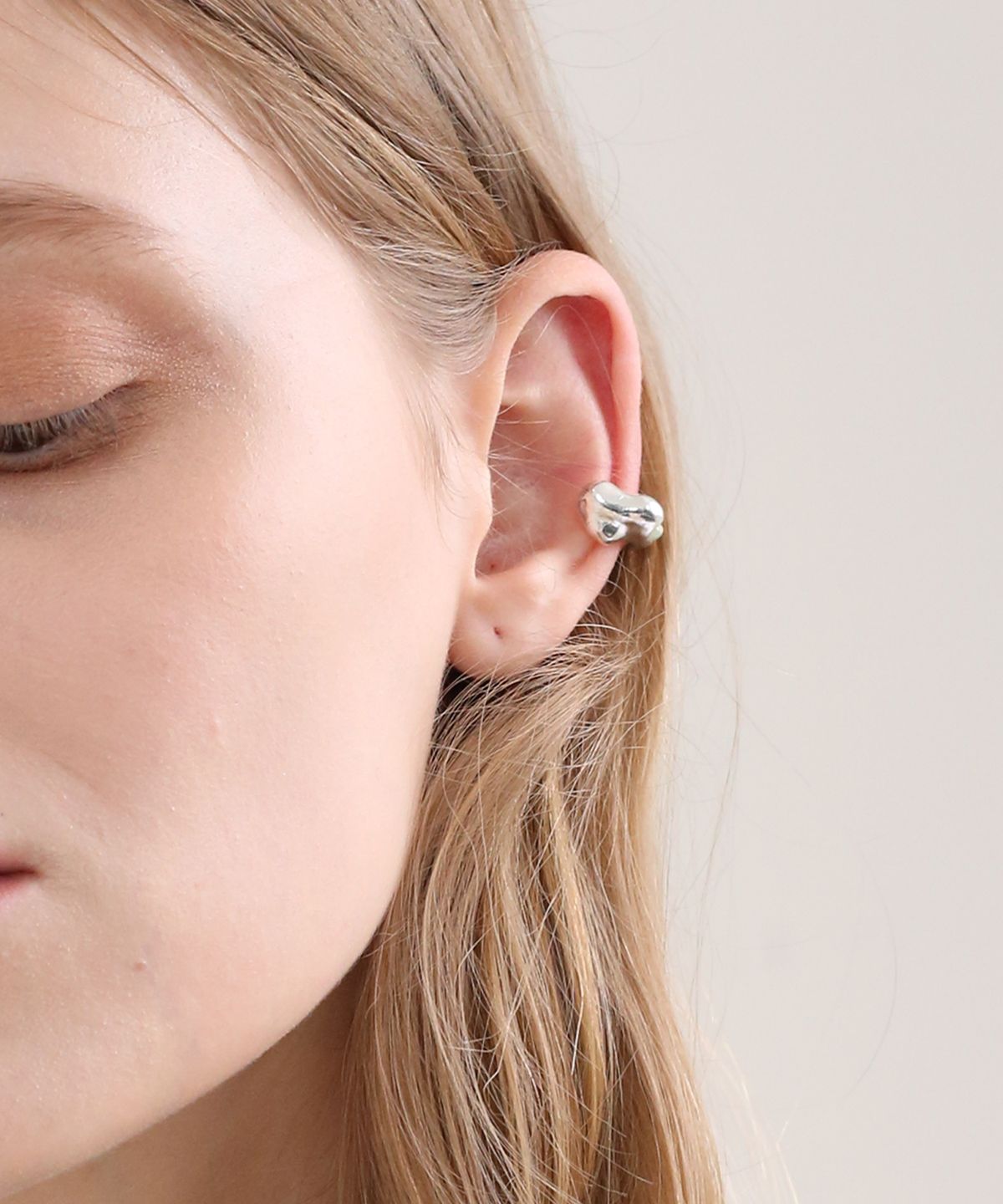 레인디어(REINDEER) GENTLE STONE EARCUFF 01