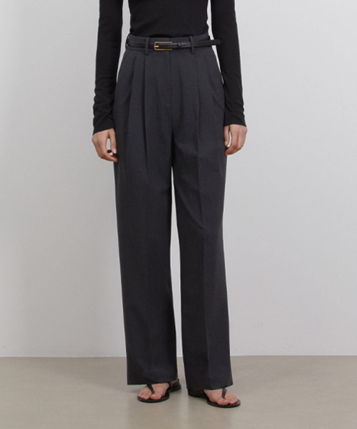 리디피(RIDIFI) PLEATS WIDE SLACKS_CHARCOAL