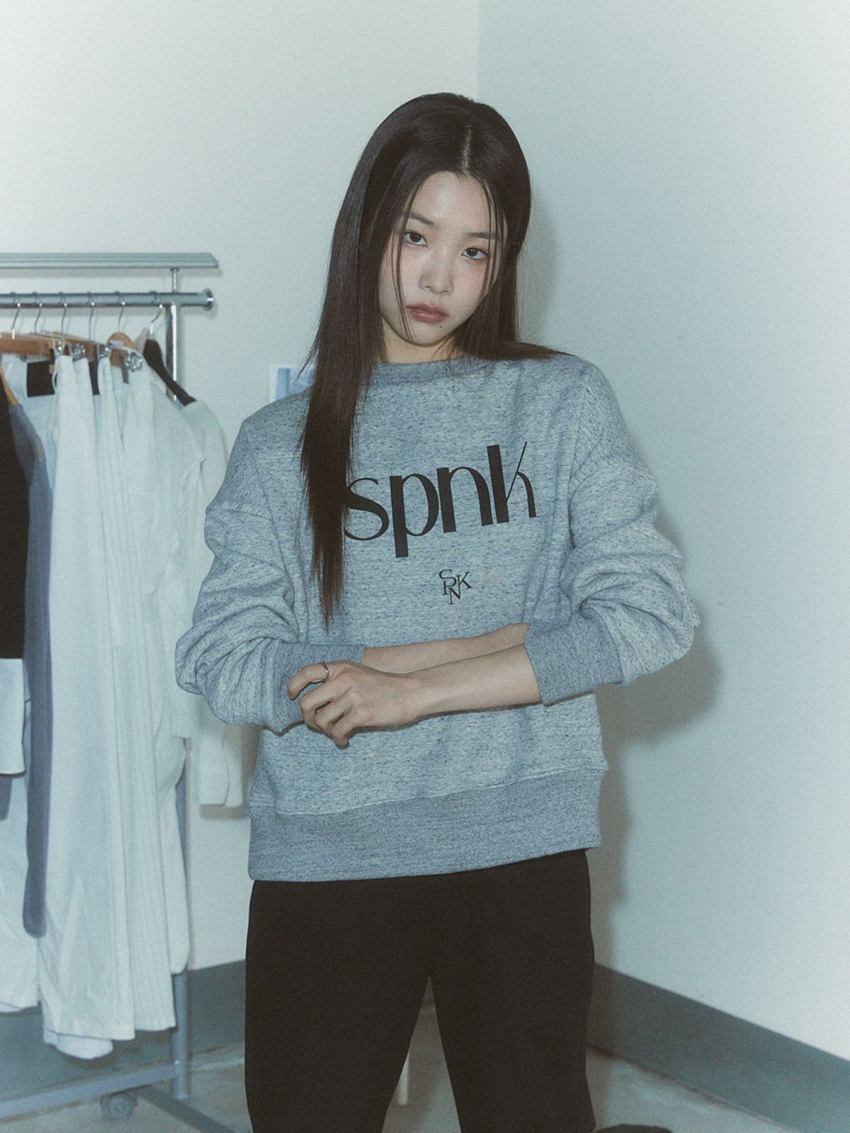 에스피엔케이(SPNK) 에스피엔케이 스웻 셔츠 - 그레이