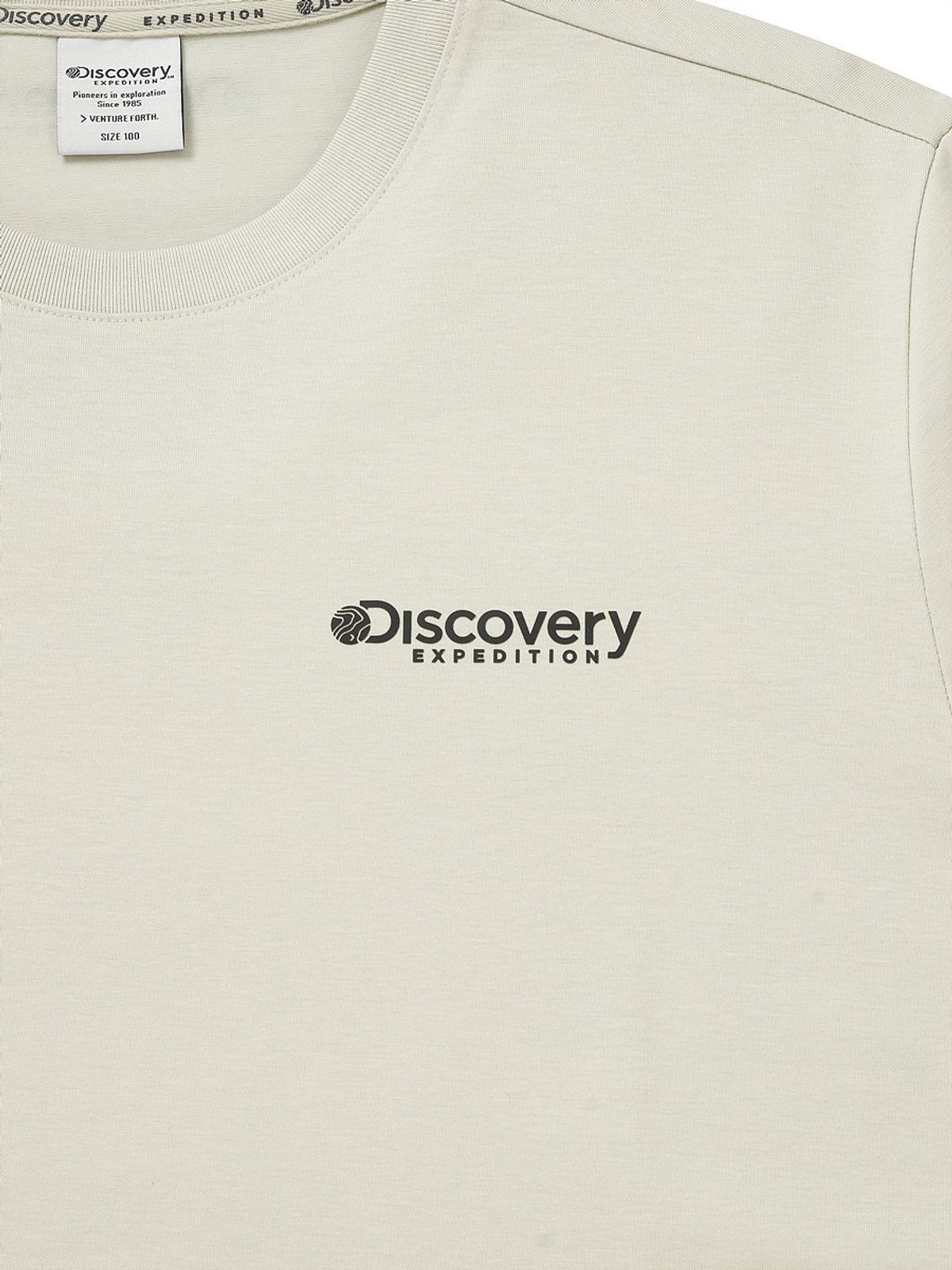 디스커버리 익스페디션(DISCOVERY EXPEDITION) 남성 프레시벤트 덴버 스몰로고 반팔티셔츠 (D.Skin Beige)