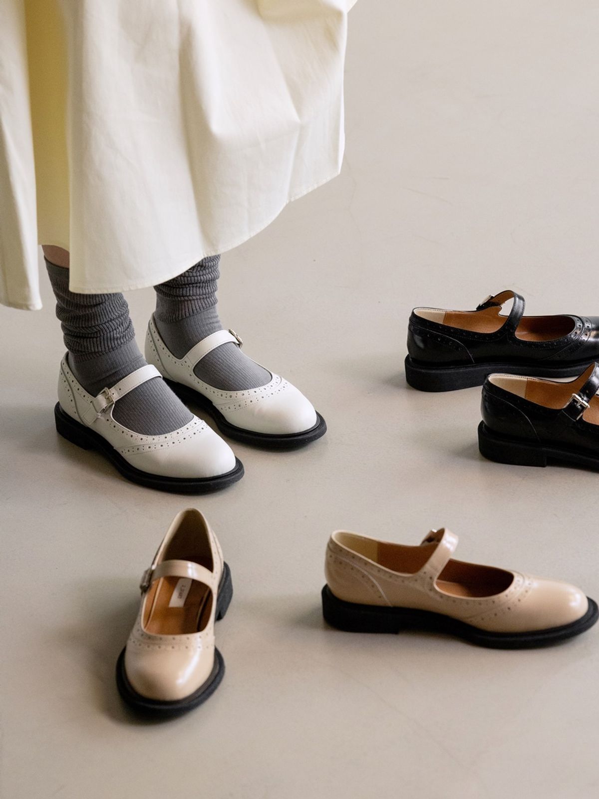 쥬다르(JEU DART) punching maryjane loafer ivory