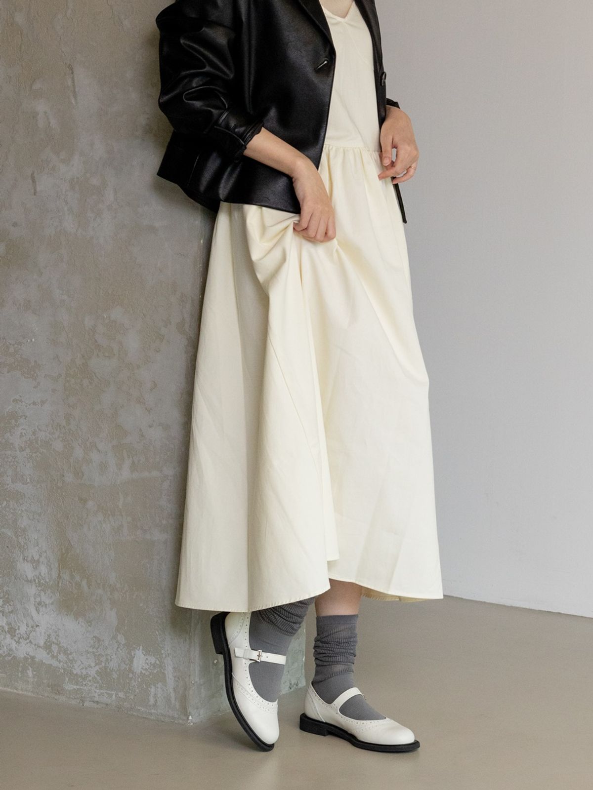 쥬다르(JEU DART) punching maryjane loafer ivory