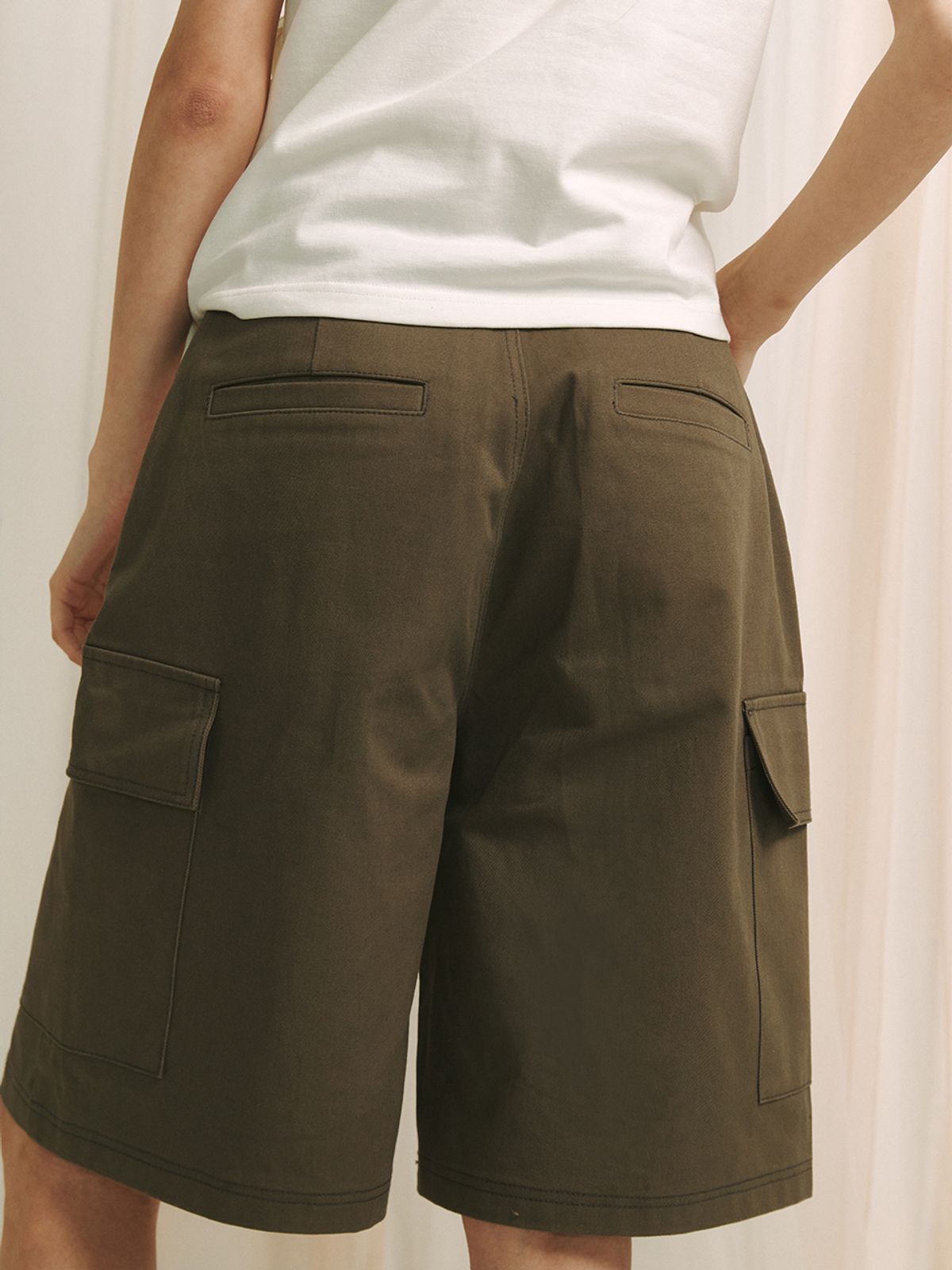 민더리(MEENDERI) BIG POCKET SHORTS - BROWN