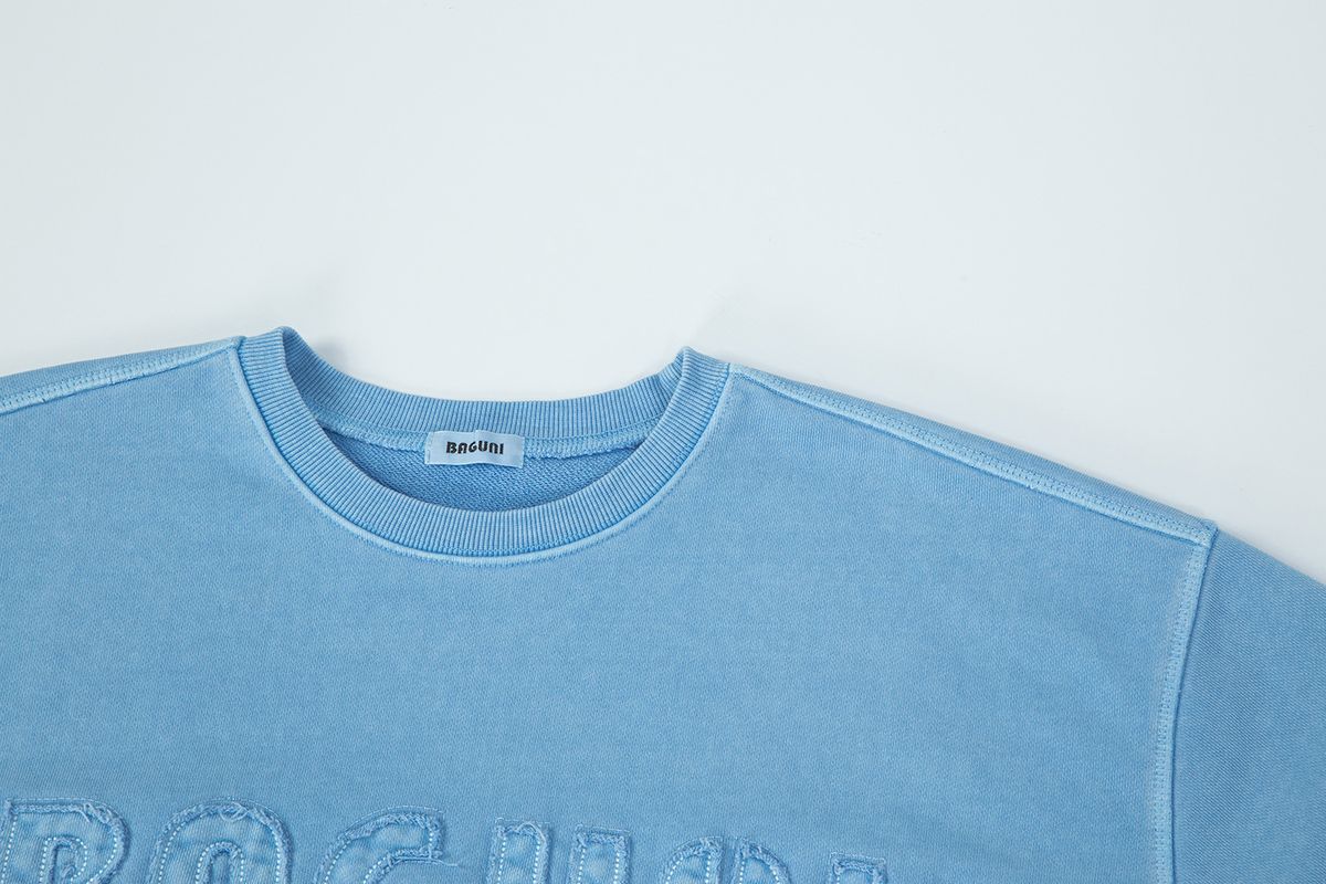샐러드바구니(SALAD BAGUNI) Heavy Pigment Lettering Sweatshirt - light blue