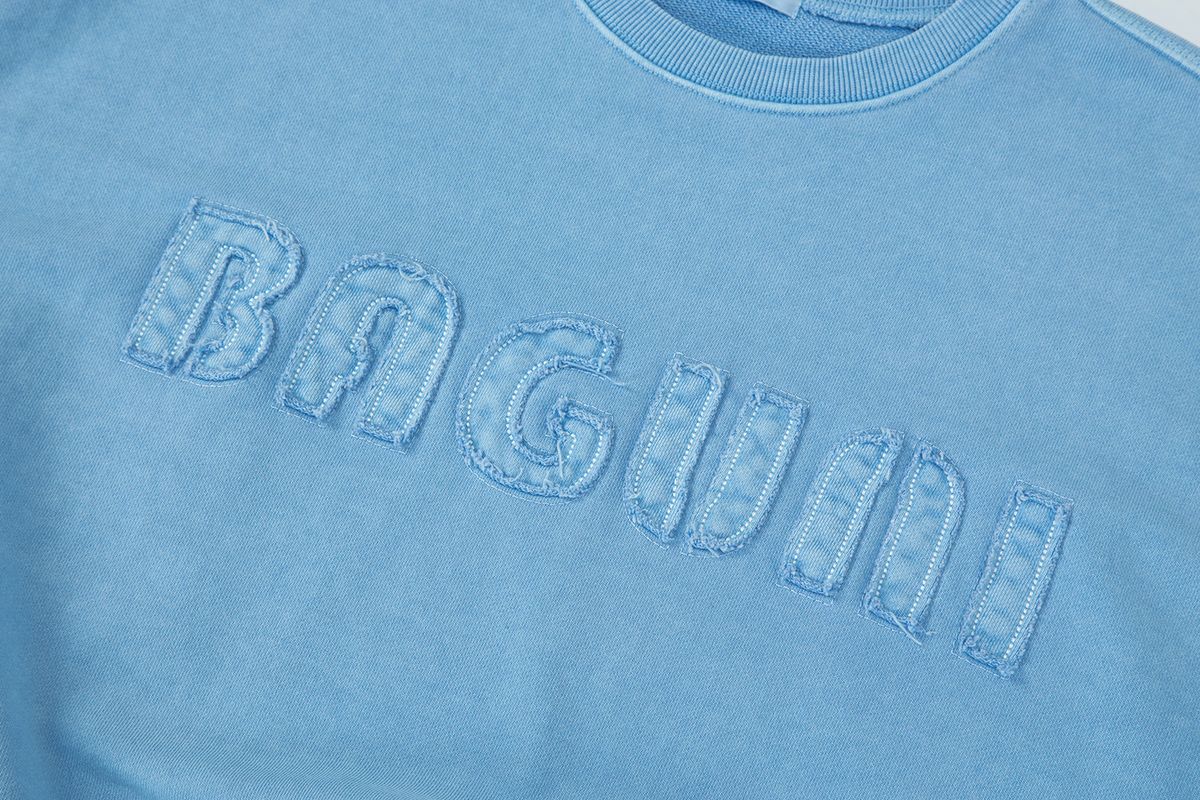 샐러드바구니(SALAD BAGUNI) Heavy Pigment Lettering Sweatshirt - light blue