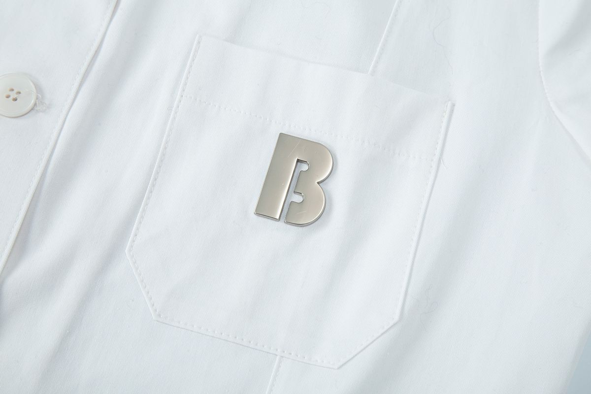 샐러드바구니(SALAD BAGUNI) Emblem Pocket Short Sleeve Shirt - white