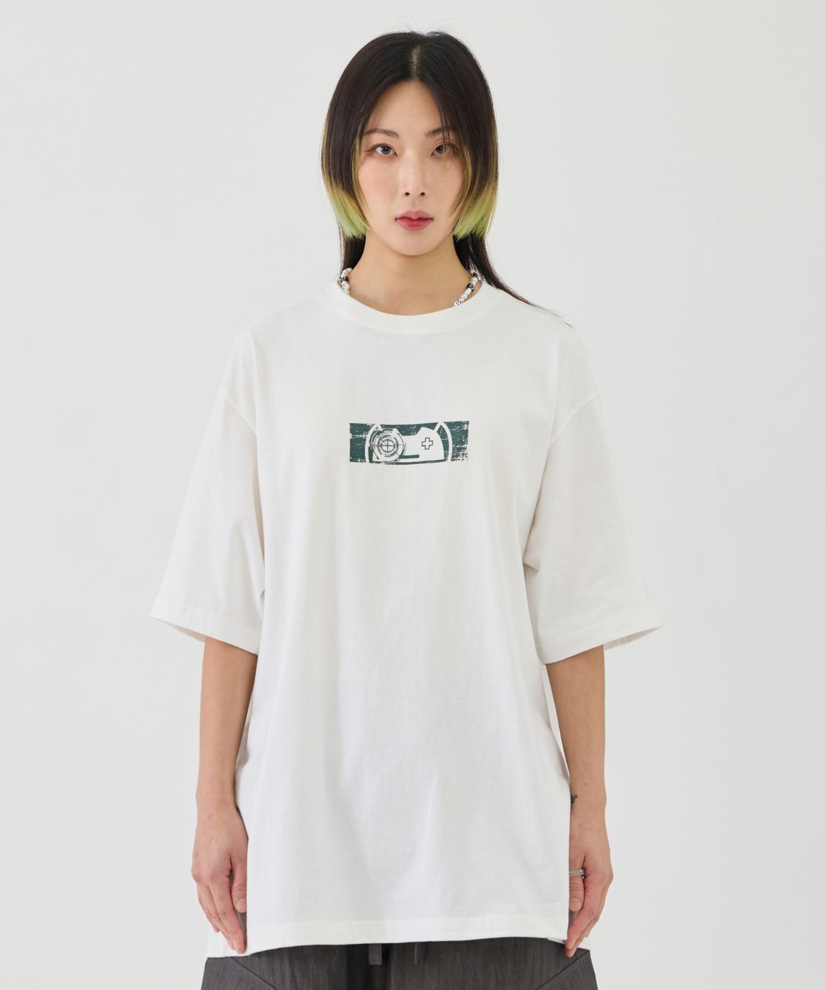 이스트서비스샵(eastserviceshop) Glitter Buddies Half T - White