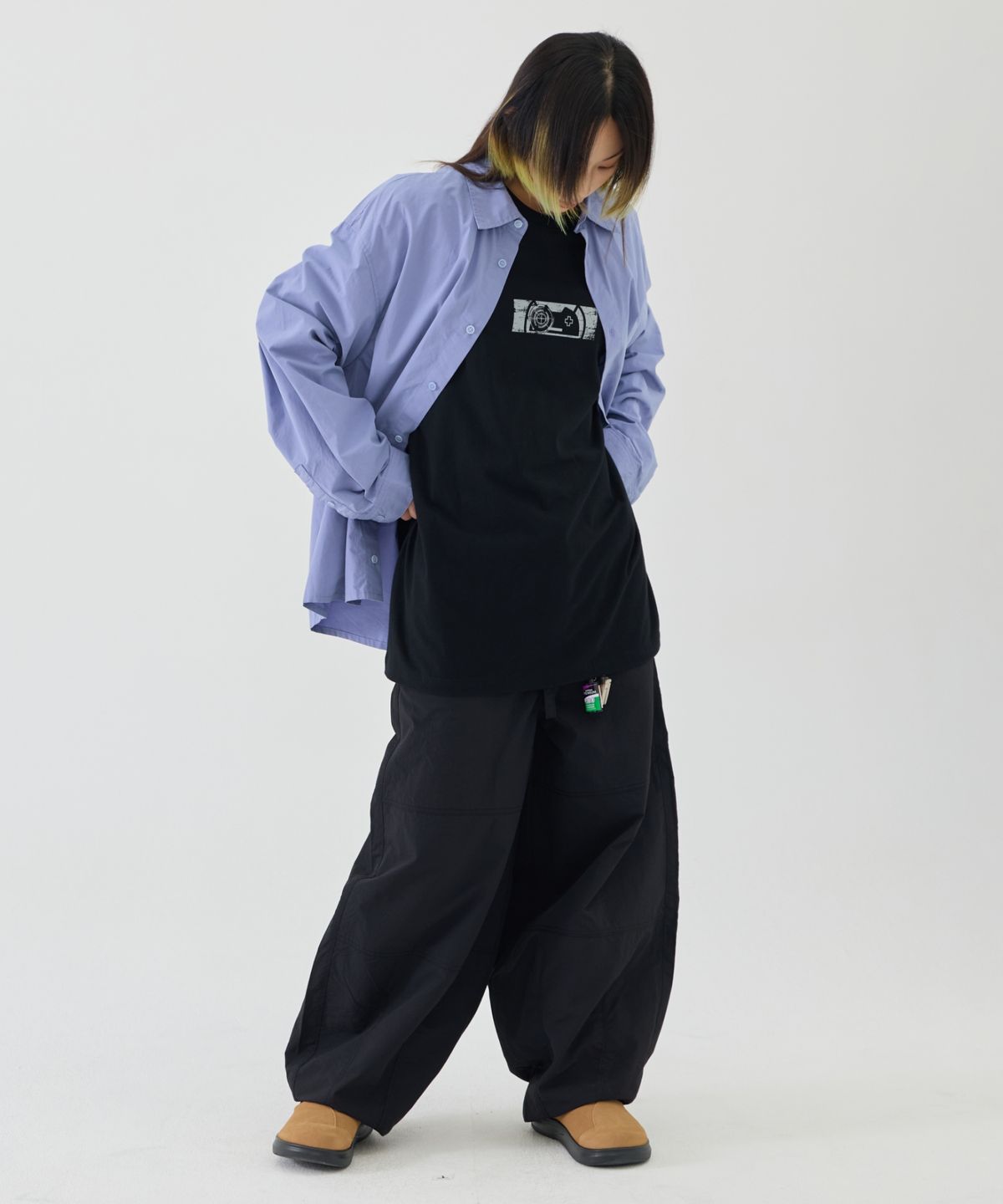 이스트서비스샵(eastserviceshop) Glitter Buddies Half T - Black