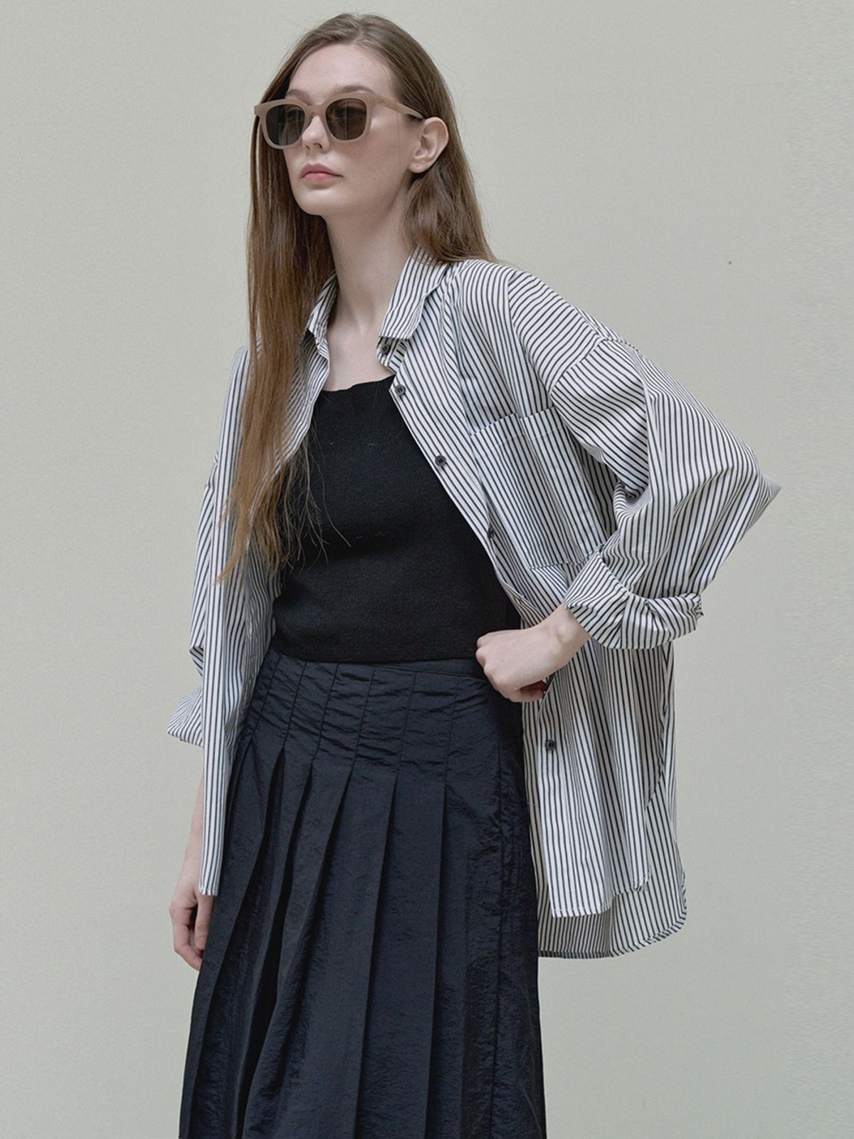 아방(AVANT-G) Unbalance Stripe overfit shirt - white