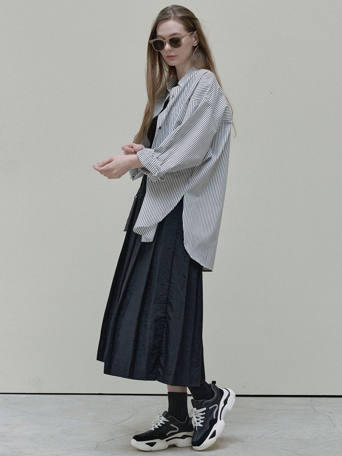 아방(AVANT-G) Unbalance Stripe overfit shirt - white
