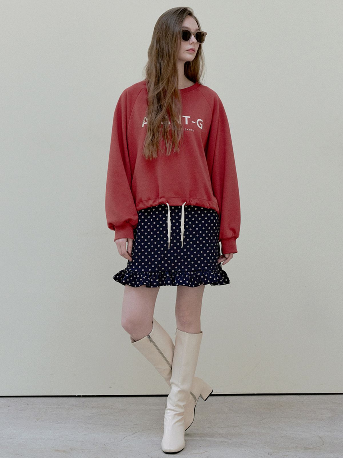 아방(AVANT-G) String Crop Overfit Sweatshirt - brick