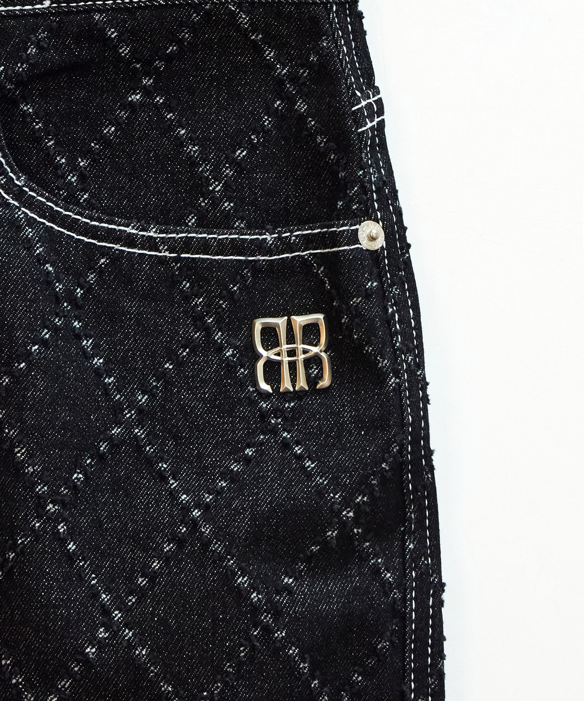 락케이크(ROCKCAKE) Diamond Punching Bermuda Pants - Black