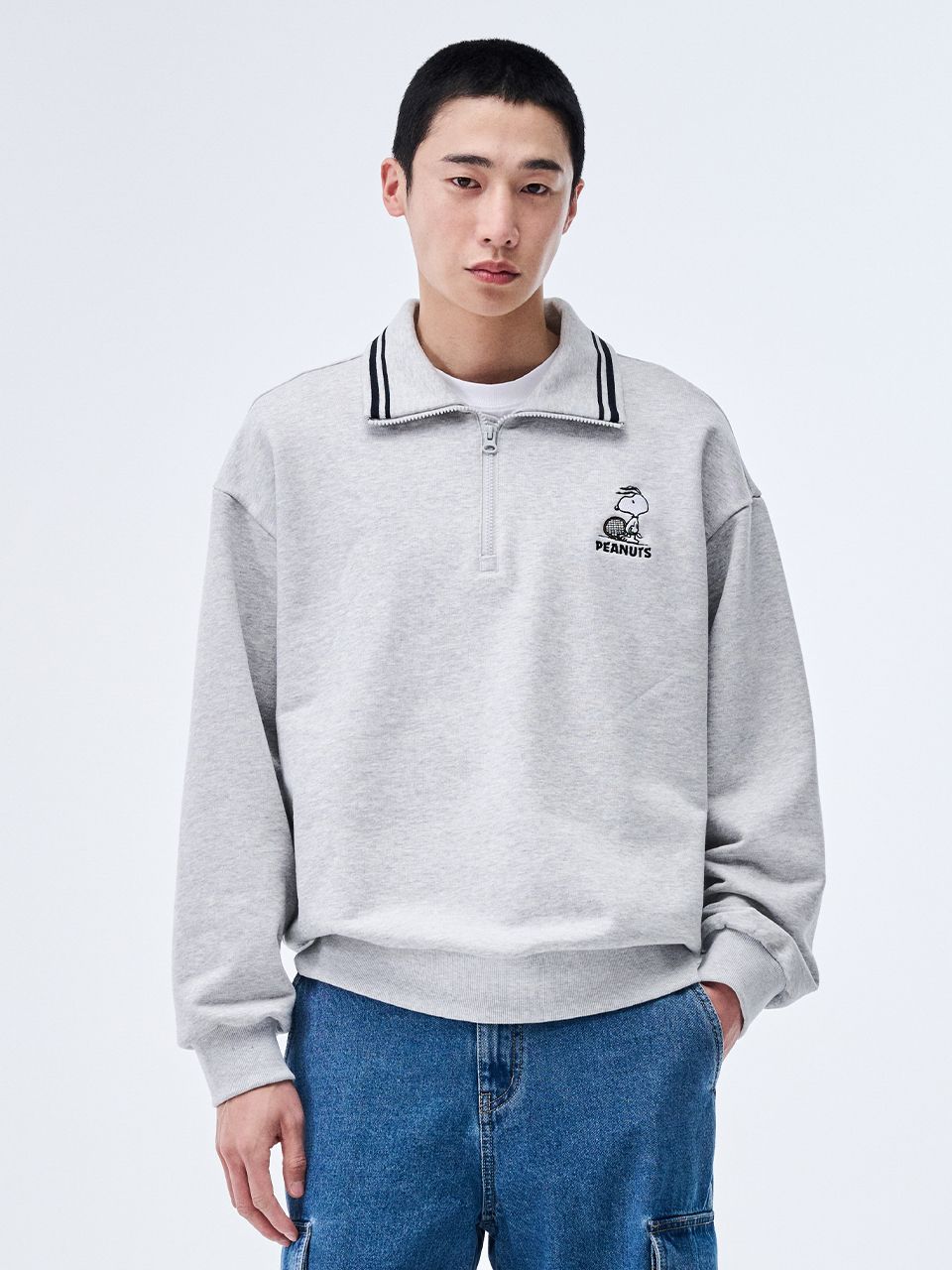 MUSINSA | CLRIDEN Men's Snoopy Half-Zip Sweatshirt FOATS172M