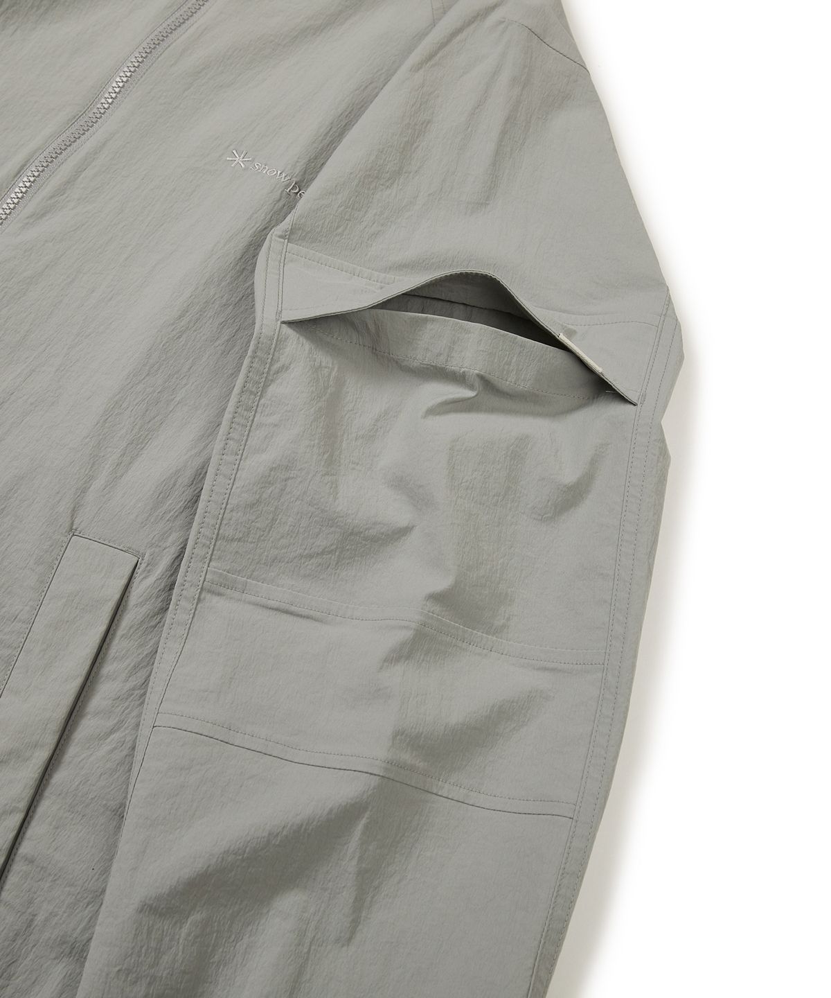 스노우피크 어패럴(SNOWPEAK APPAREL) 루트 유틸리티 포켓 바람막이 Gray (S24MURWB67)
